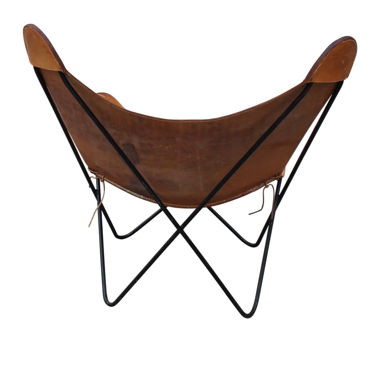 Modern Knoll Light Brown Leather Butterfly Chair with Iron Frame In Good Condition In Houston, TX