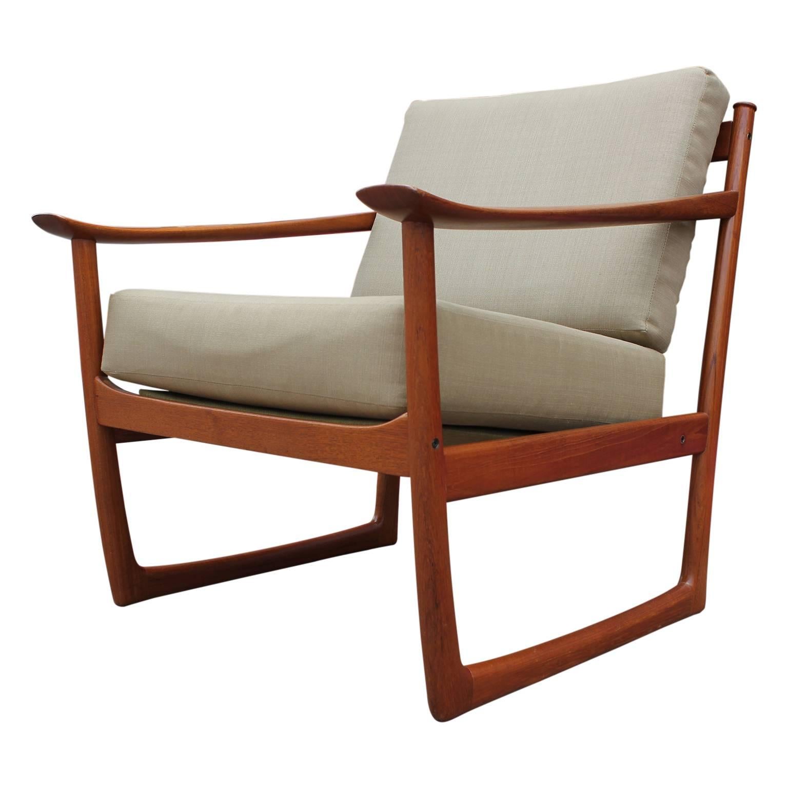 Mid-Century Modern Pair of Danish Teak Lounge Chairs FD 130 by Peter Hvidt & Orla Mølgaard
