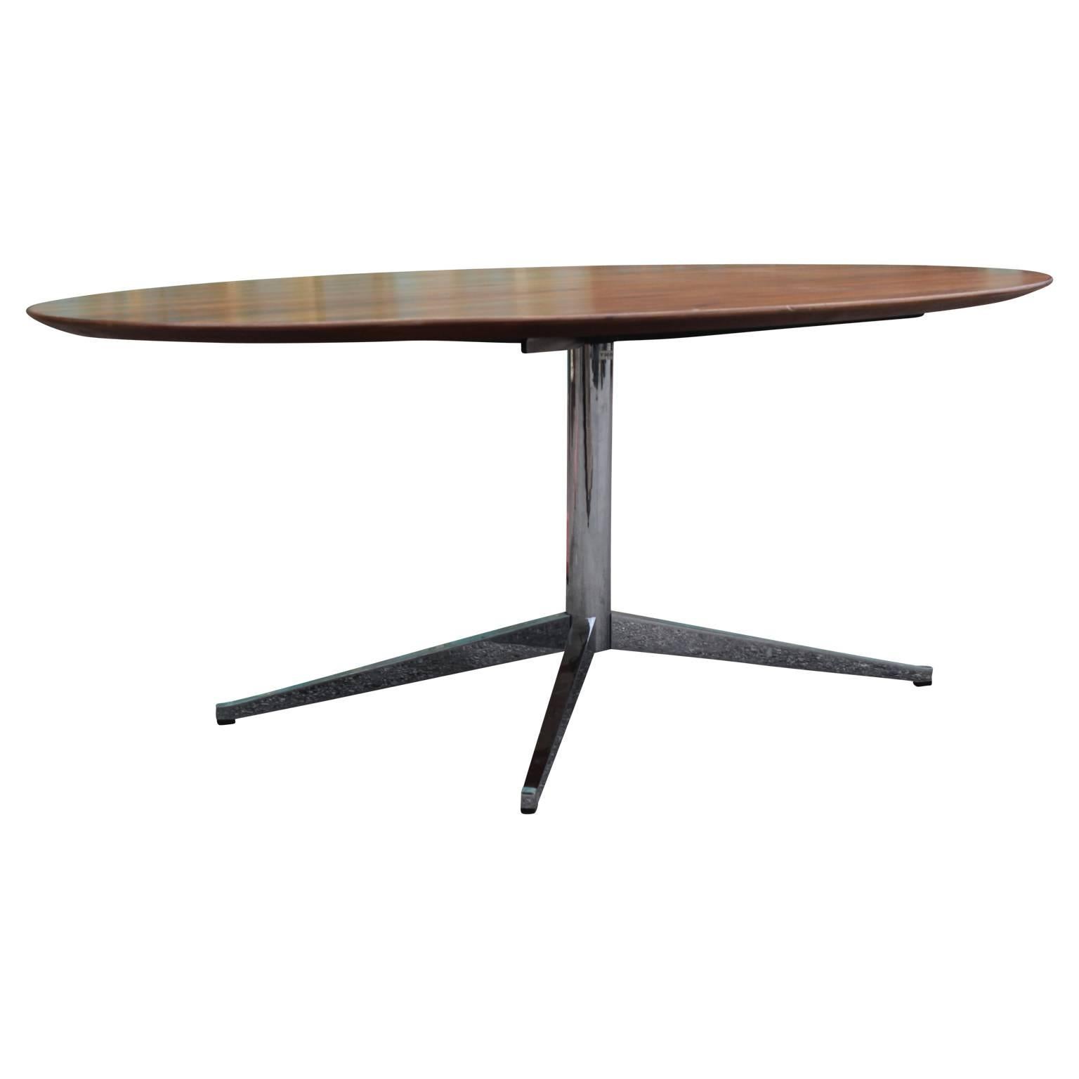 Modern Florence Knoll for Knoll Walnut and Chrome Oval Dining Table 2
