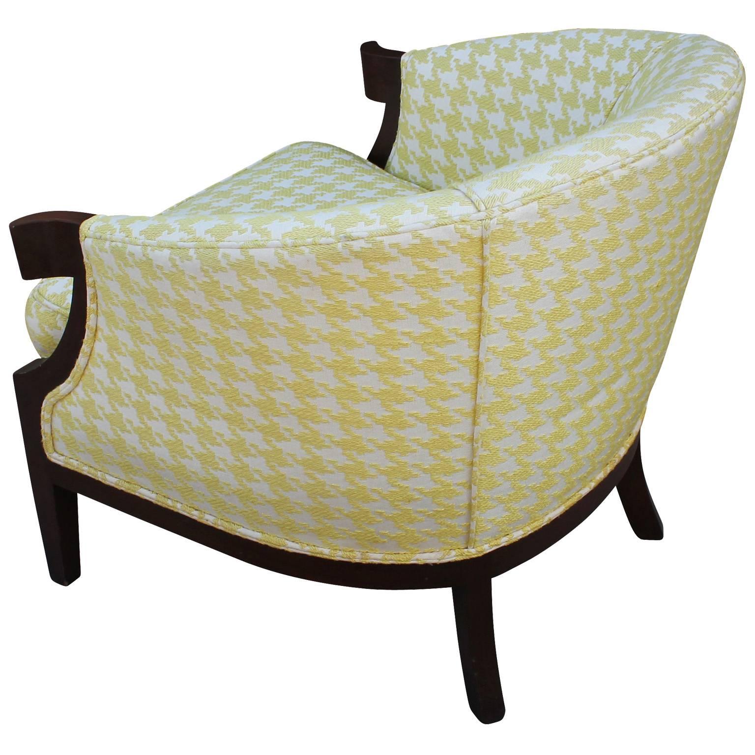 Baker Houndstooth Curved Arm Lounge Chairs In Excellent Condition In Houston, TX