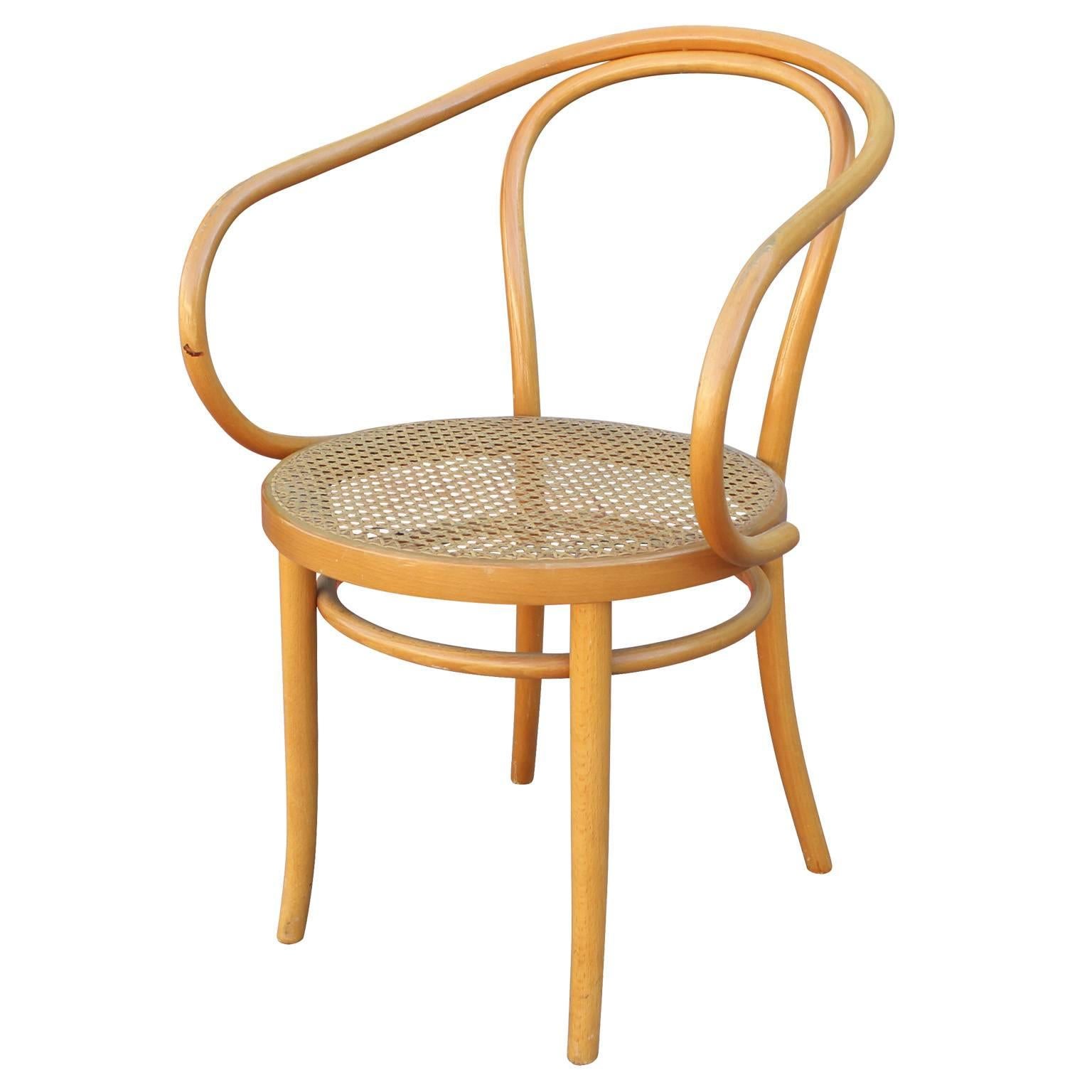 Sechser-Set Thonet 209 Bugholz und Rohrgeflecht Esszimmerstühle (Moderne der Mitte des Jahrhunderts)