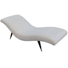 Ultra Luxe Wave Chaise Longue in Cream Velvet