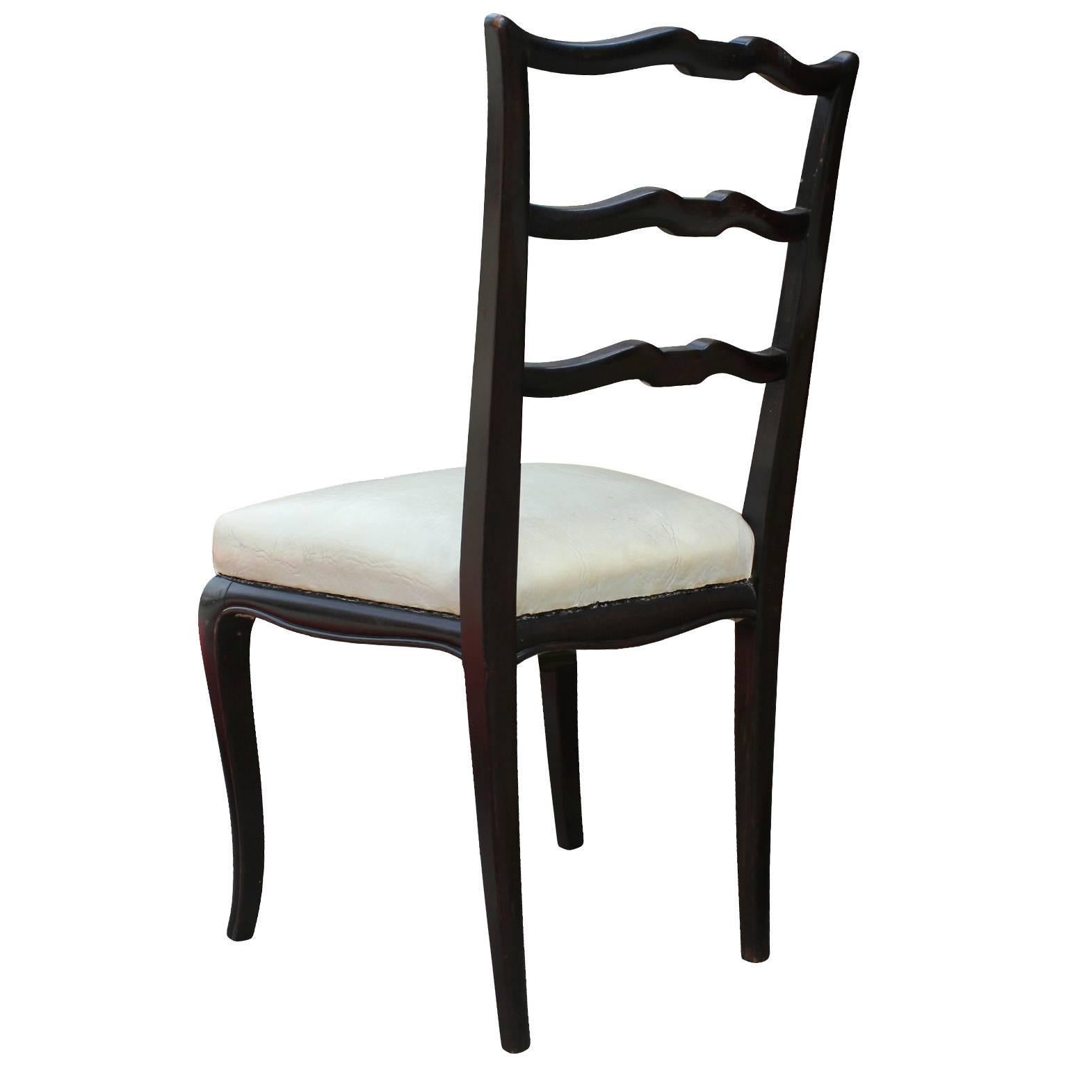 Set of Eight Argentinian Ladder Back Dining Chairs in Cream Naugahy In Good Condition In Houston, TX