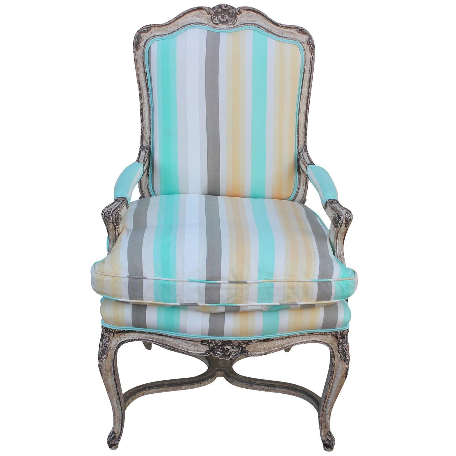 Set of Six French Louis XV Style Stretcher Base Dining Chairs in Striped Linen In Good Condition In Houston, TX