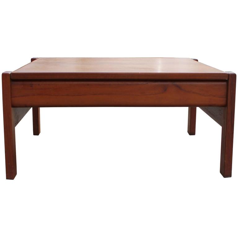 Scandinavian Modern Pair of Danish Teak Side or End Tables at 1stdibs