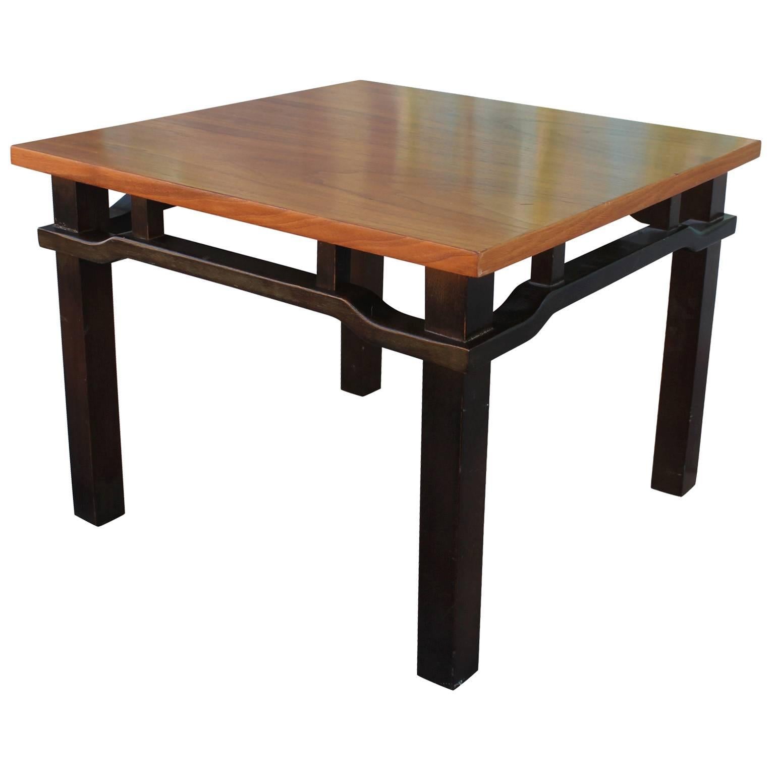 American Elegant Pair of Two-Tone Walnut Mid-Century Modern Side Tables
