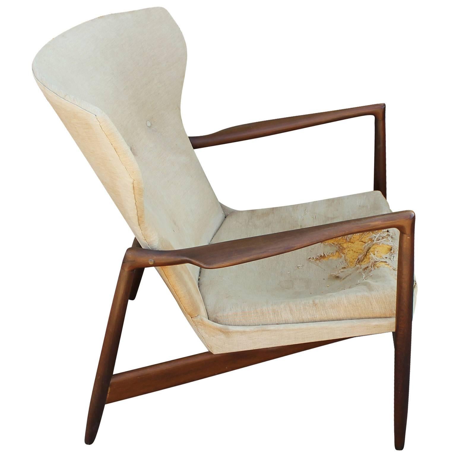 Rare Sculptural Wingback Lounge Chair by Ib Kofod-Larsen In Distressed Condition In Houston, TX