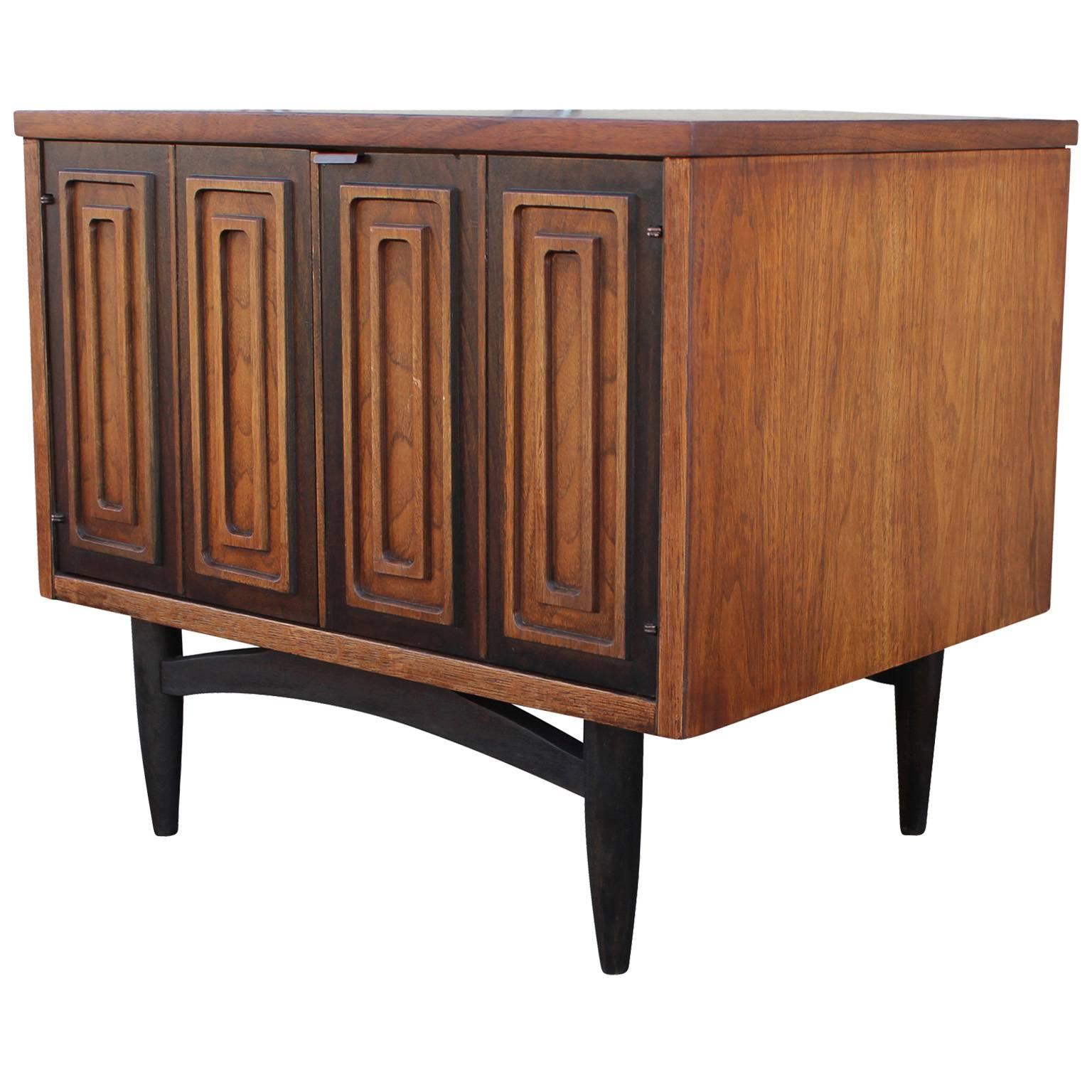 Fabulous Pair of Mid-Century Modern Night Stands In Excellent Condition In Houston, TX