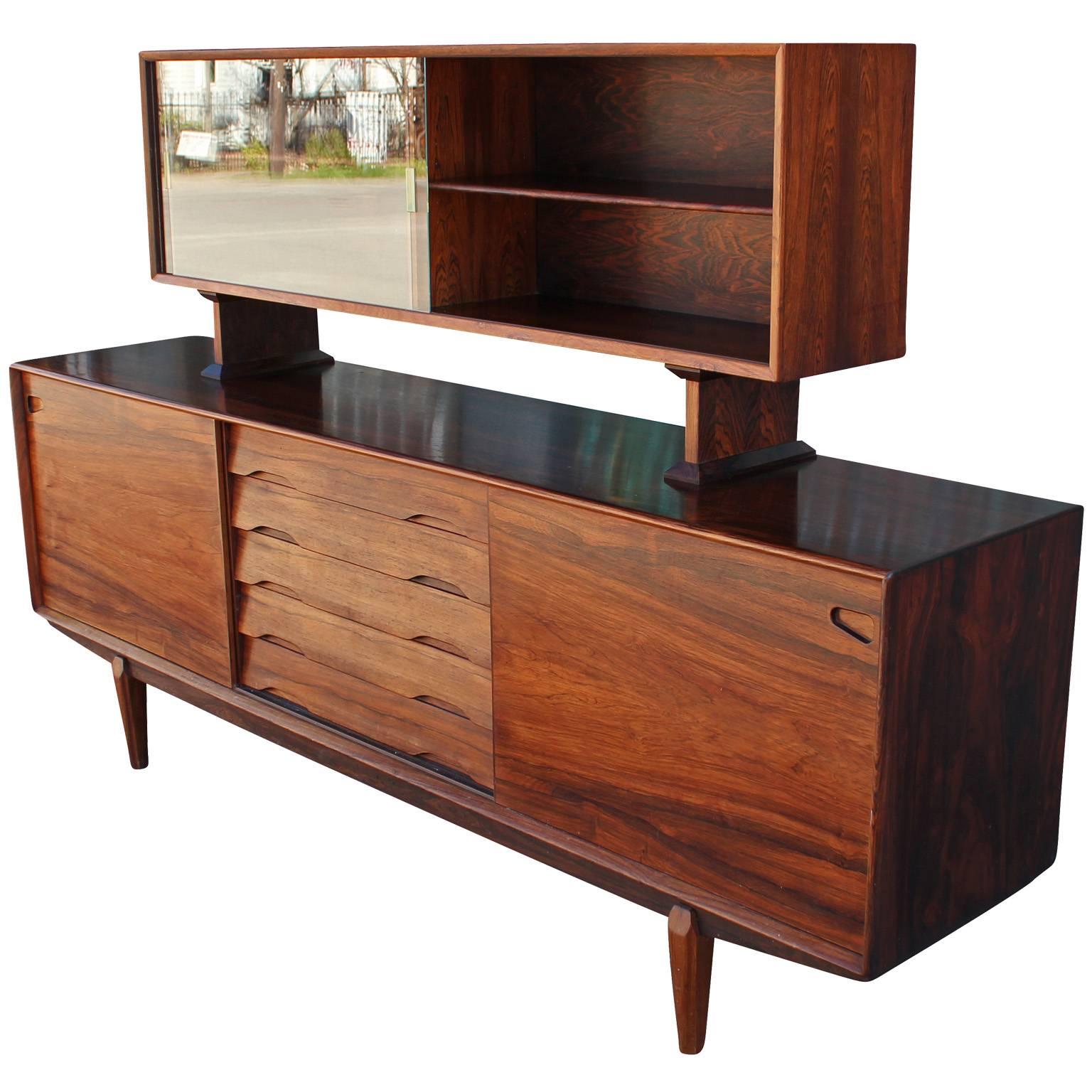 Excellent Skovby Rosewood Credenza and Hutch In Good Condition In Houston, TX