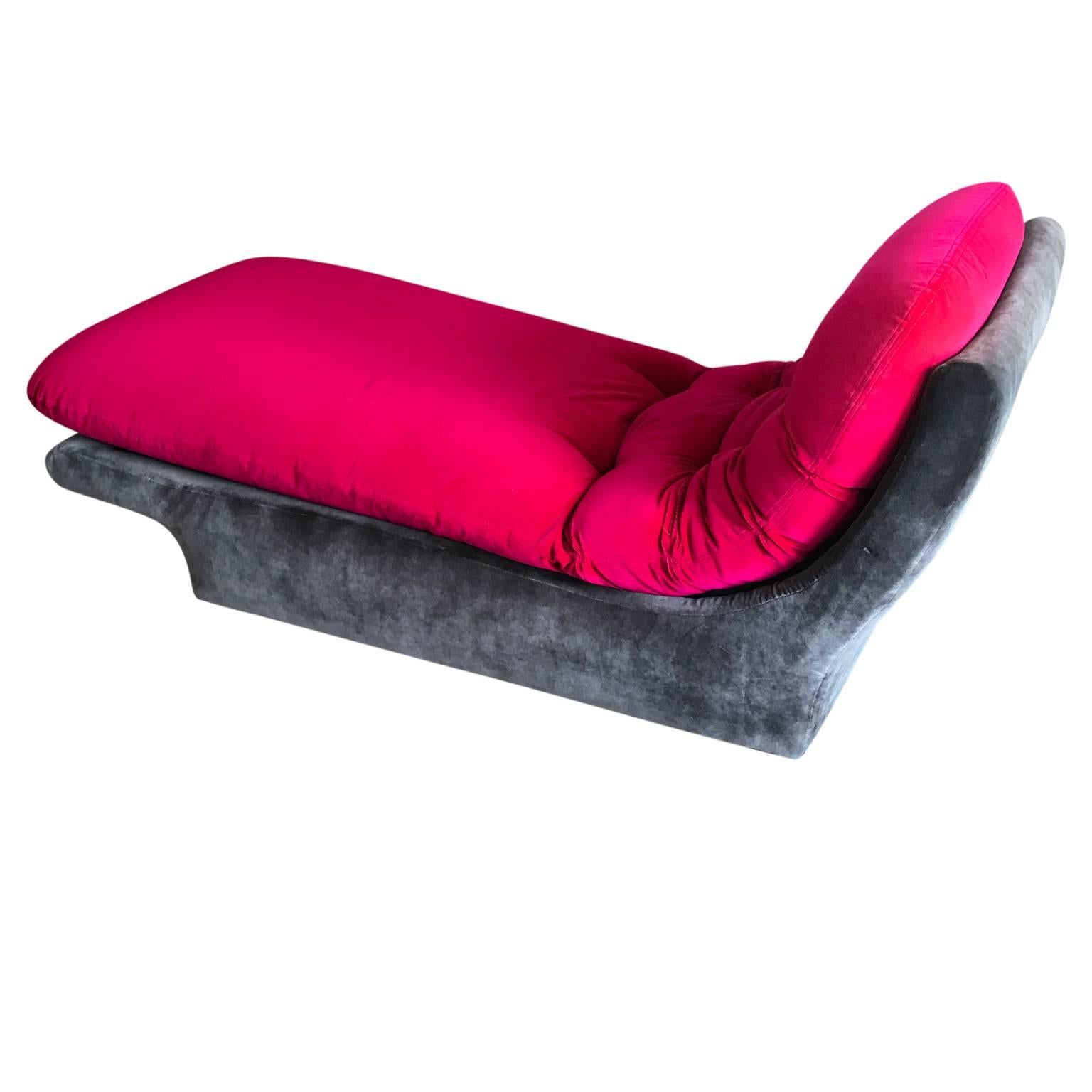 Modern Kagan style chaise lounge upholstered in pink and grey supple velvet by Modular group for Preview. The modern chaise has style exuding from all angles. The pink velvet is bold and changes color from all different angles of light. The chaise