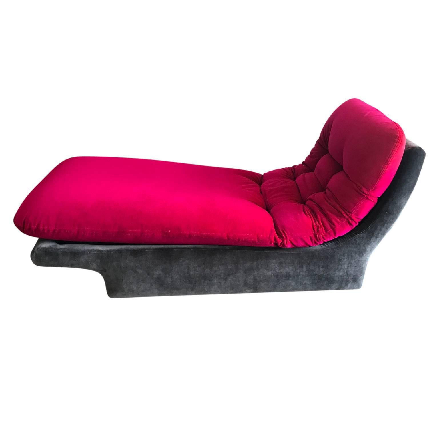 Modern Modular group for Preview Chaise Lounge Pink and Grey Velvet In Fair Condition In Houston, TX