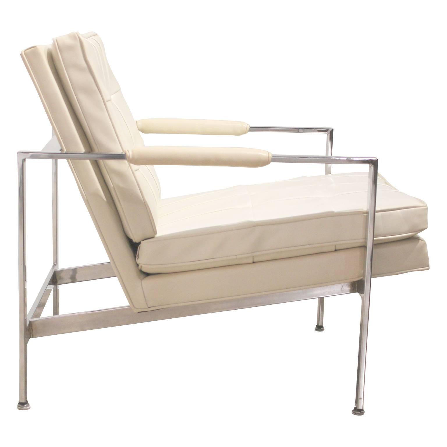 Pair of Modern Milo Baughman White Naugahyde and Chrome Lounge Chairs 1