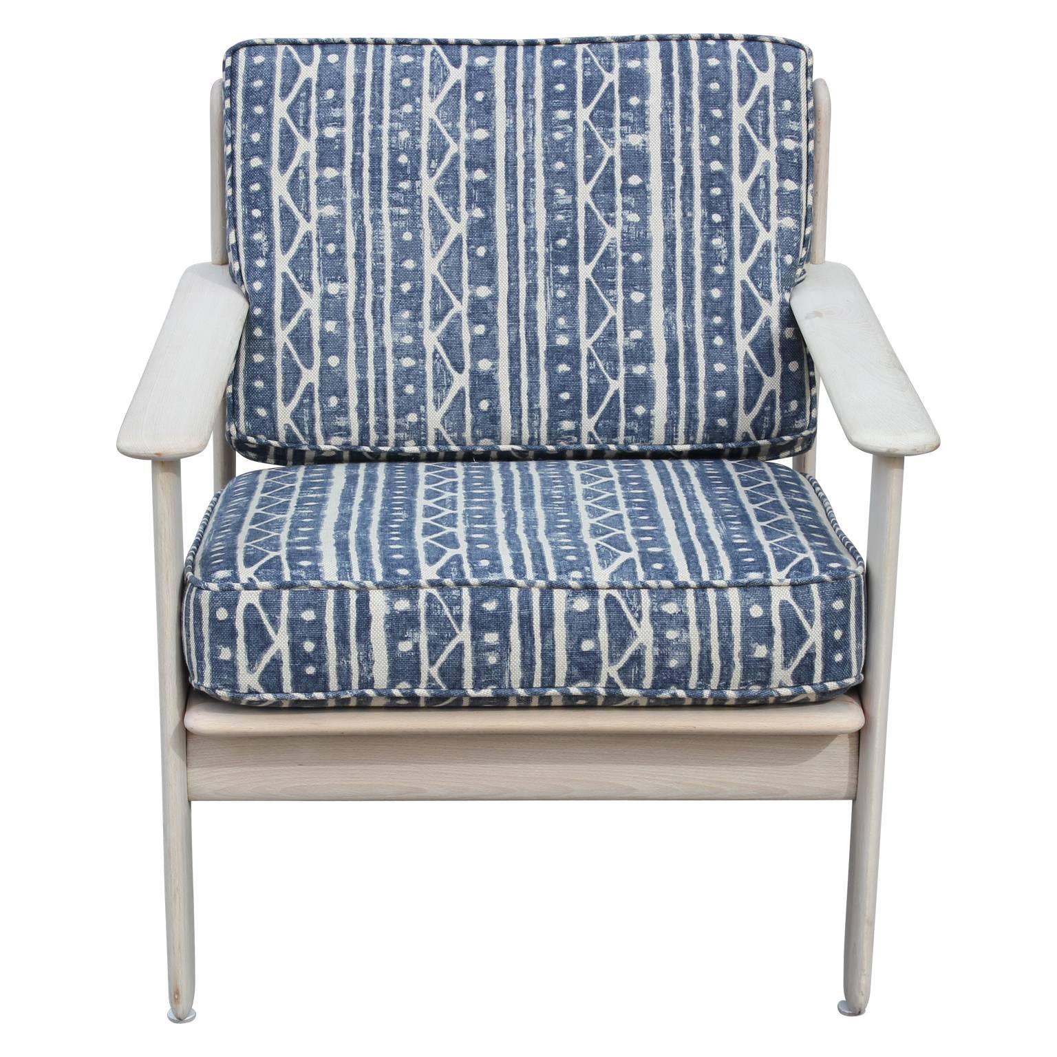 Cotton Pair of Modern Bleached Wood Italian Lounge Chairs in Indigo Blue & White Linen