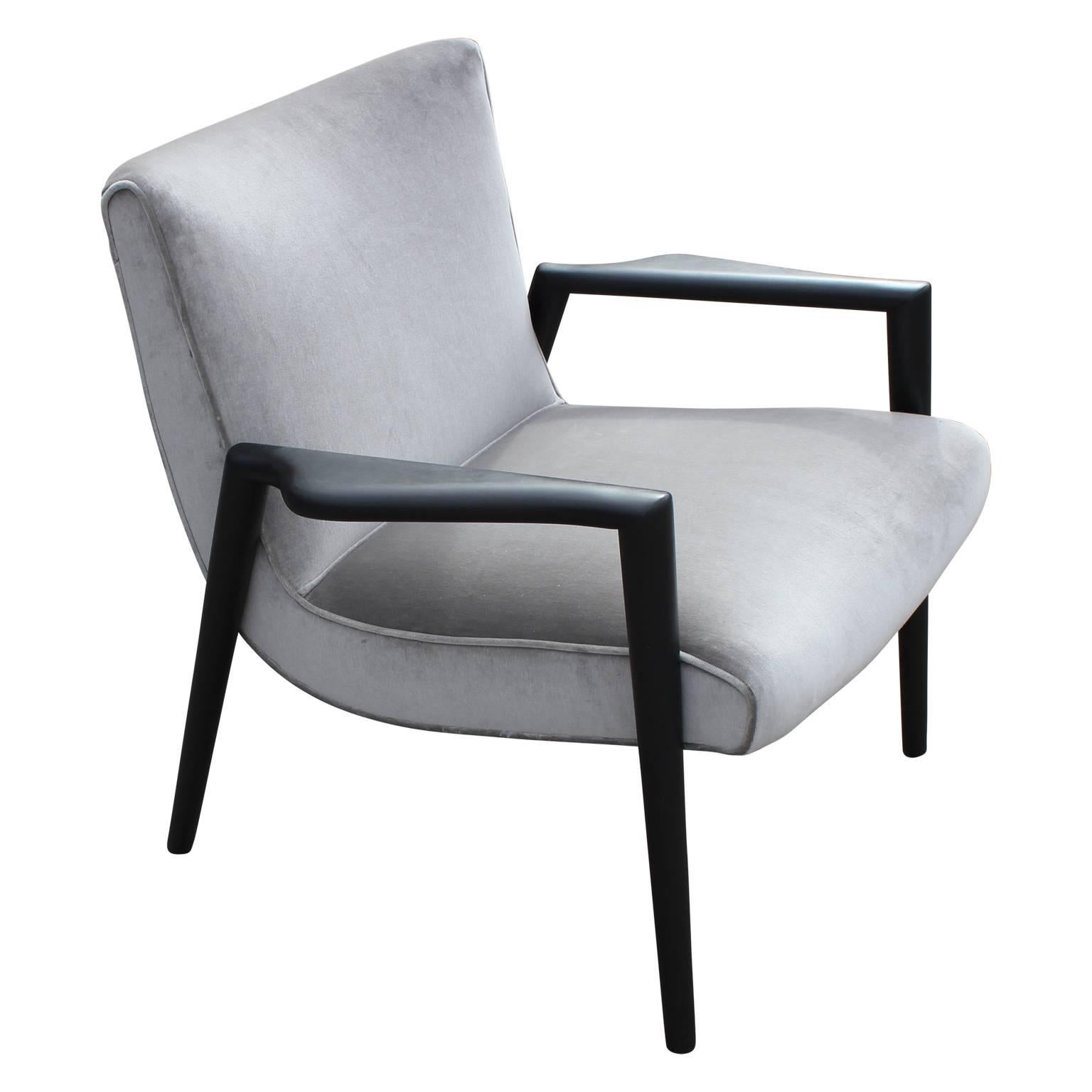 Mid-20th Century Pair of Modern Paul McCobb Style Silver Velvet and Charcoal Lounge Chairs