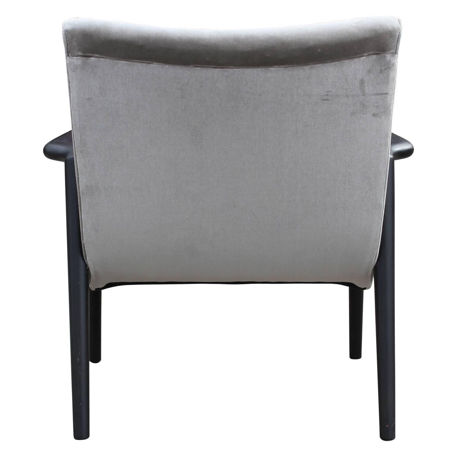 Pair of Modern Paul McCobb Style Silver Velvet and Charcoal Lounge Chairs 1