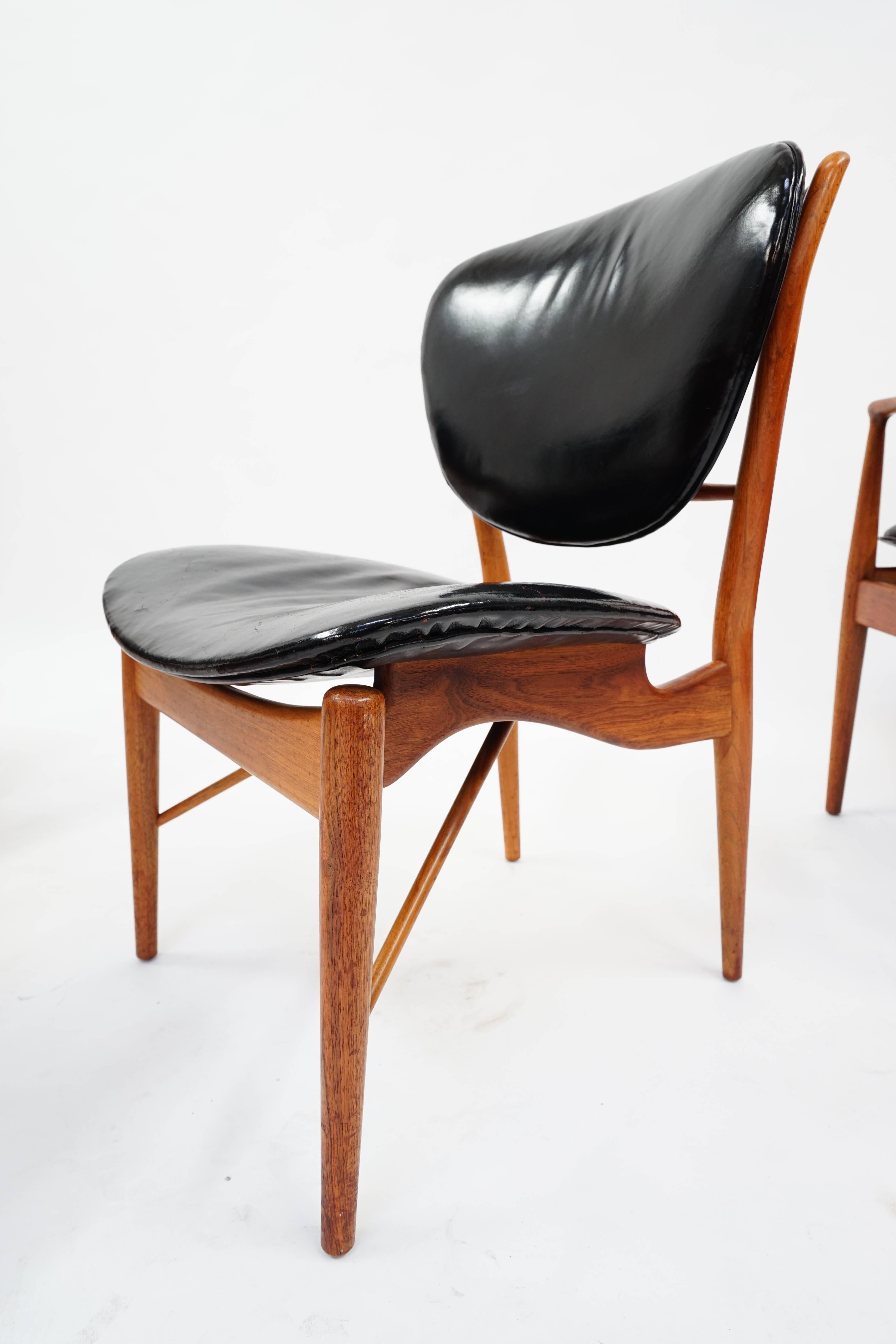 Set of Six Early Finn Juhl Walnut Dining Chairs with Original Ox Hide  In Excellent Condition For Sale In Los Angeles, CA