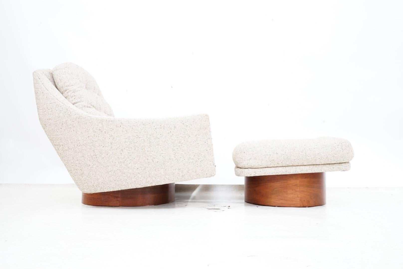 Oversized Floating Lounge Chair and Ottoman by Loft Thirteen In Excellent Condition For Sale In Los Angeles, CA