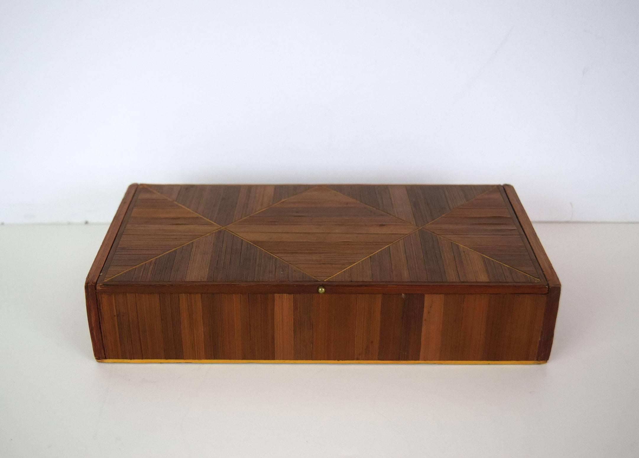French 1930s Large Straw Marquetry Box In Good Condition In New York, NY