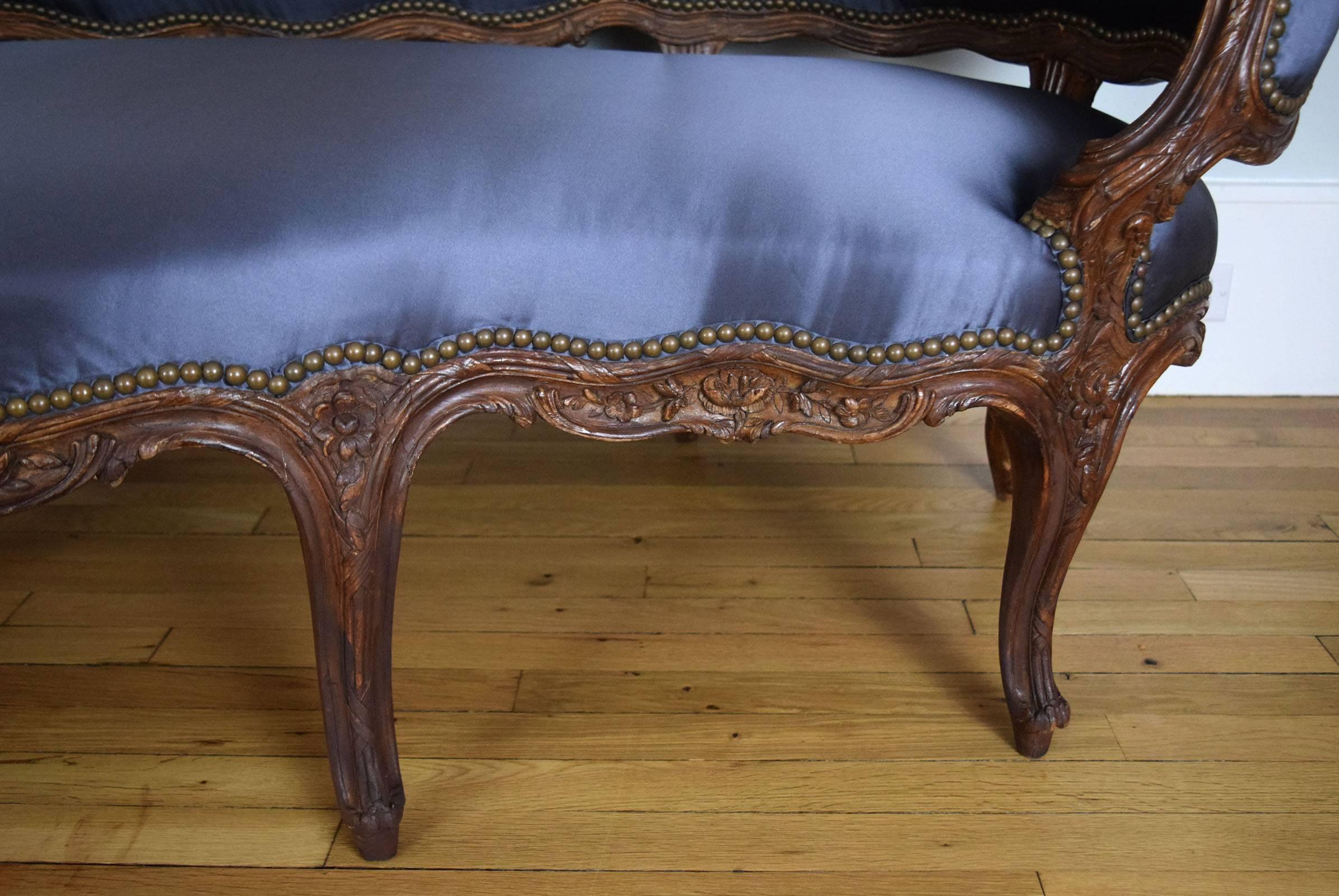 18th Century French Rococo Sofa In Good Condition For Sale In New York, NY