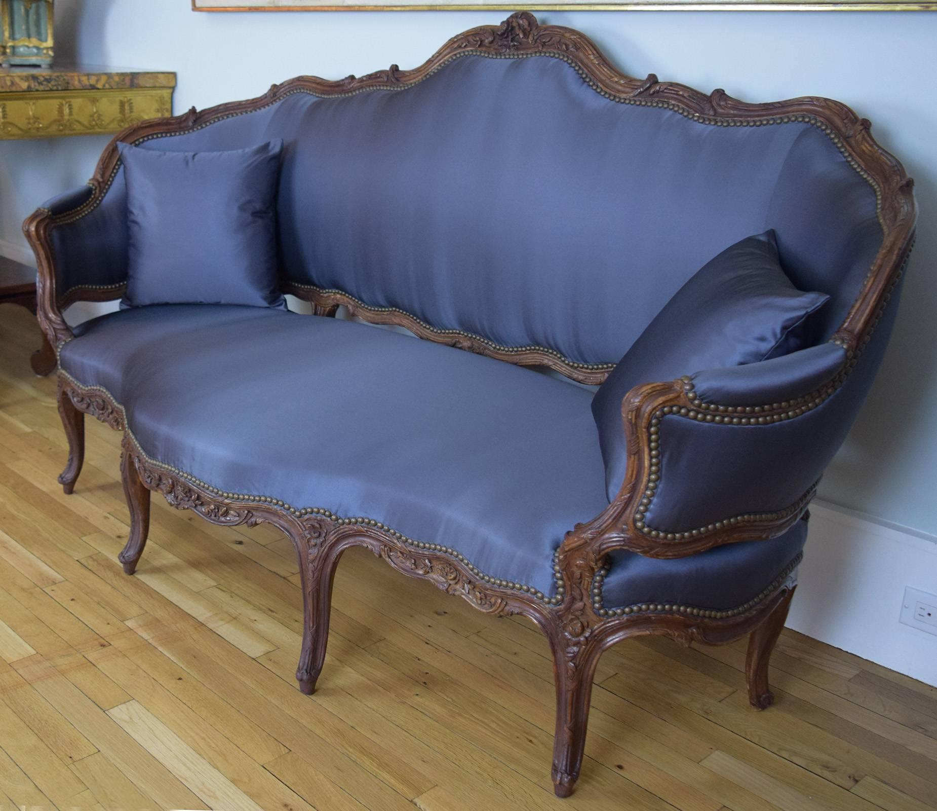 18th Century French Rococo Sofa For Sale 1