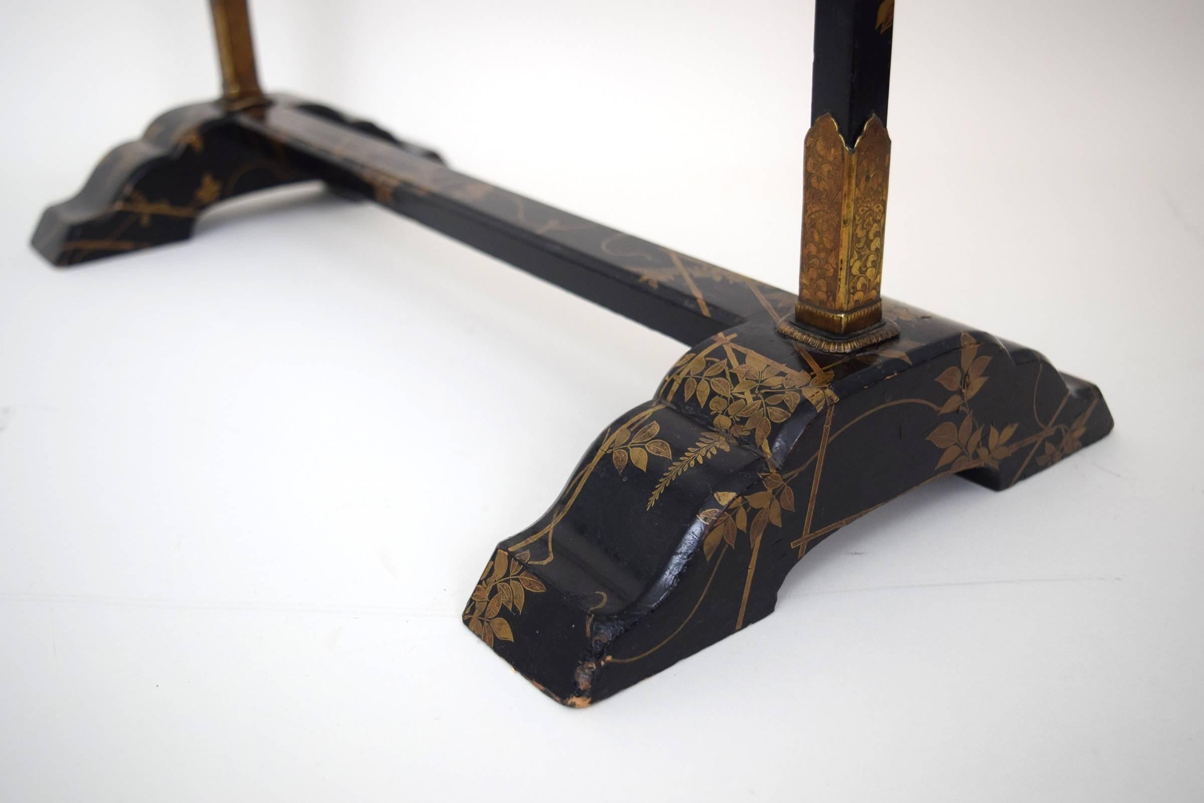 Elegante perchero japonés del periodo Edo Japonés en venta