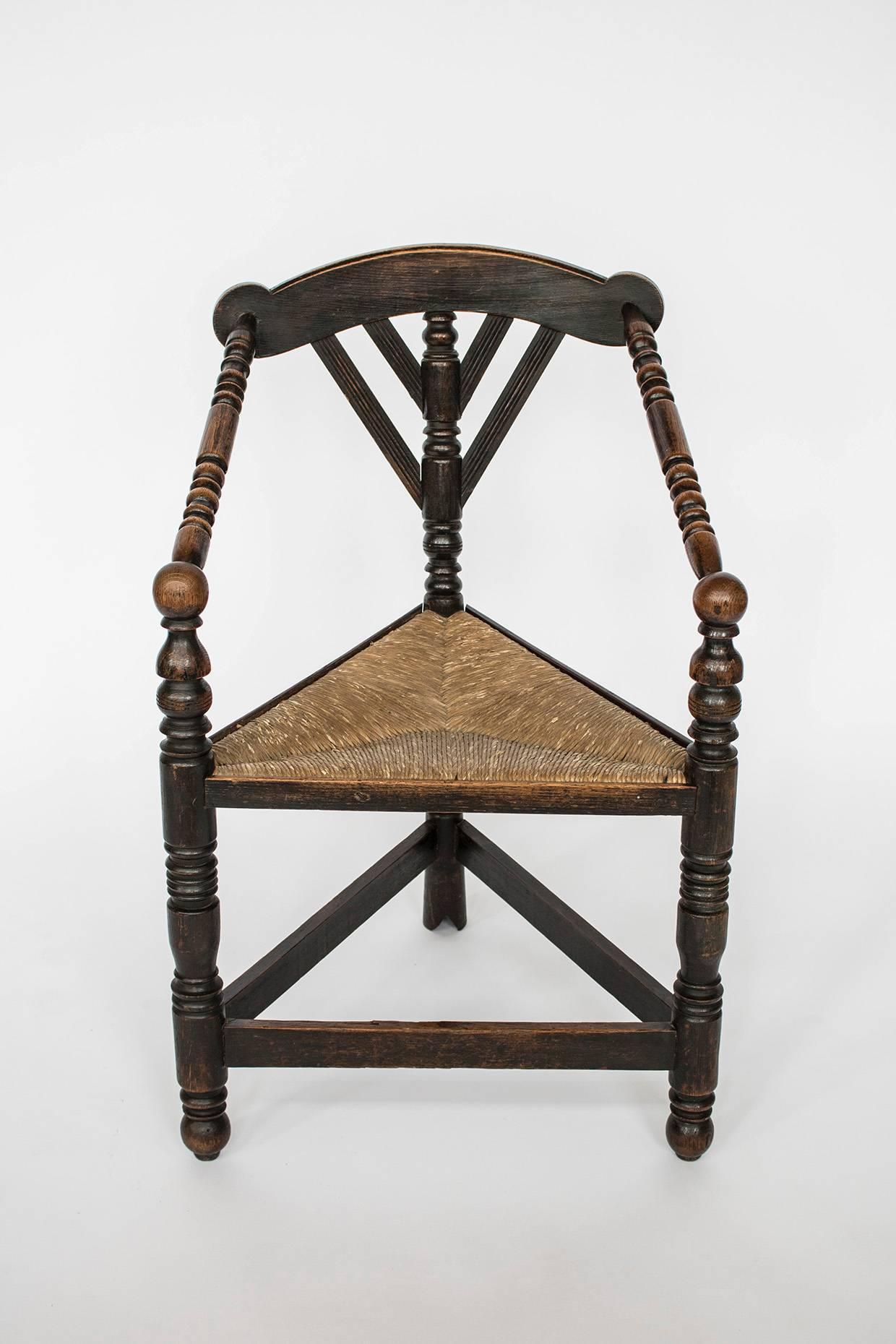 Arts and Craft Oak Turner Chair Rush, Corner Seat, 19th Century In Good Condition In Oxfordshire, GB
