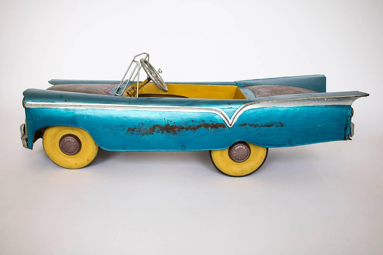 Unusual Burmese Painted Model Pedal Car, circa 1950s -1960s Childs Toy im Angebot 3