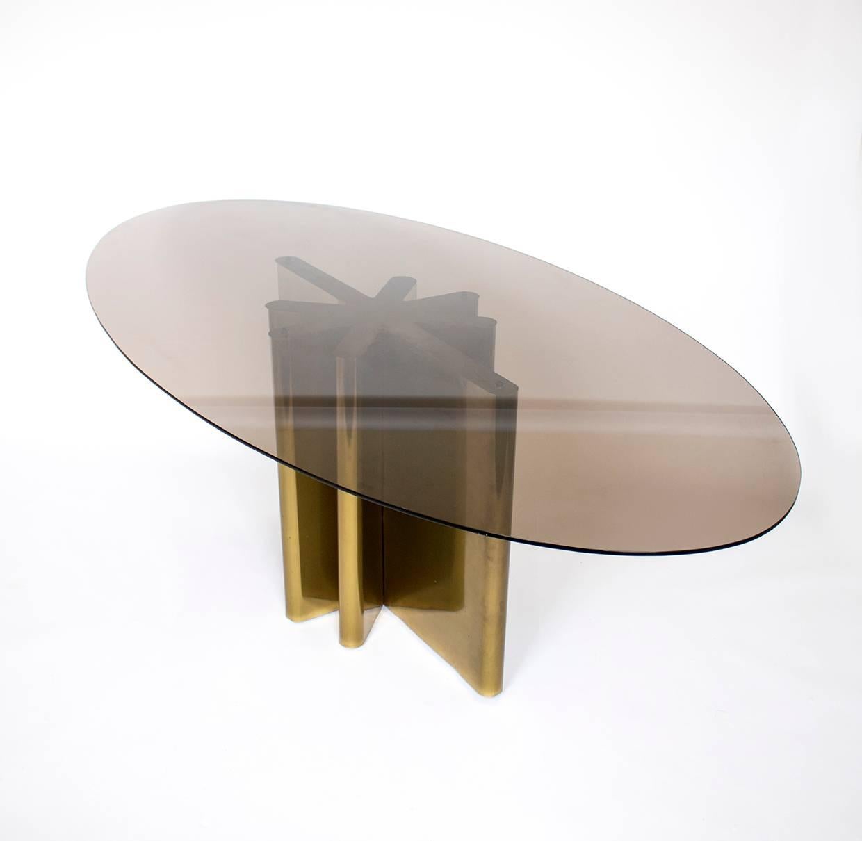 Large Mid-Century Bronze Geometric Bronze Star Form Smoke Glass Table For Sale 4