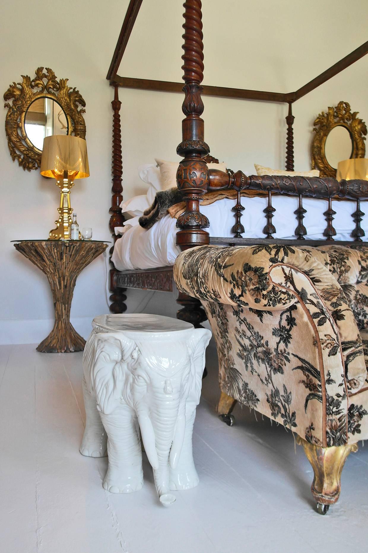 Pair of glazed ceramic Asian elephant seats in good condition - as pictured.