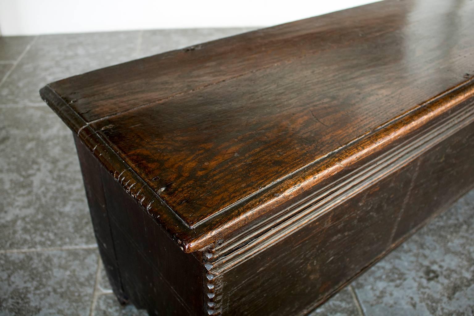 17th Century English Oak Coffer Blanket Box In Good Condition In Oxfordshire, GB