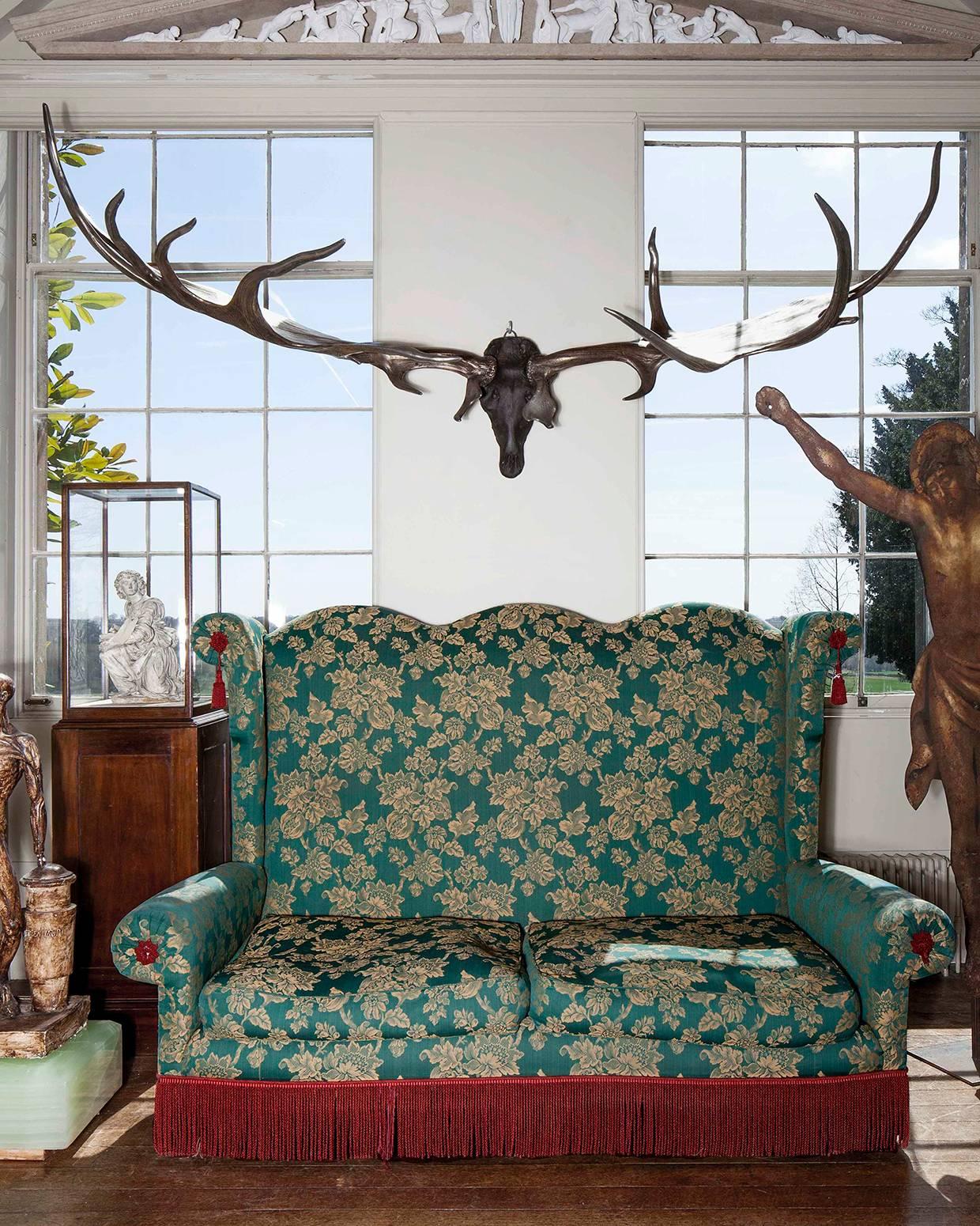 At full scale scale, with a span of nearly 10ft, these antlers make a dramatic focal point in country house settings. Skull and antlers are cast in moulded resin, and antlers are finished with liquid bronze which will age with natural patina. 