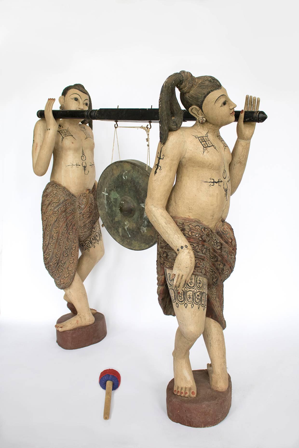 Unusual Burmese Gong Early 20th Century Carved Teak Shan Figurative Statues For Sale 2