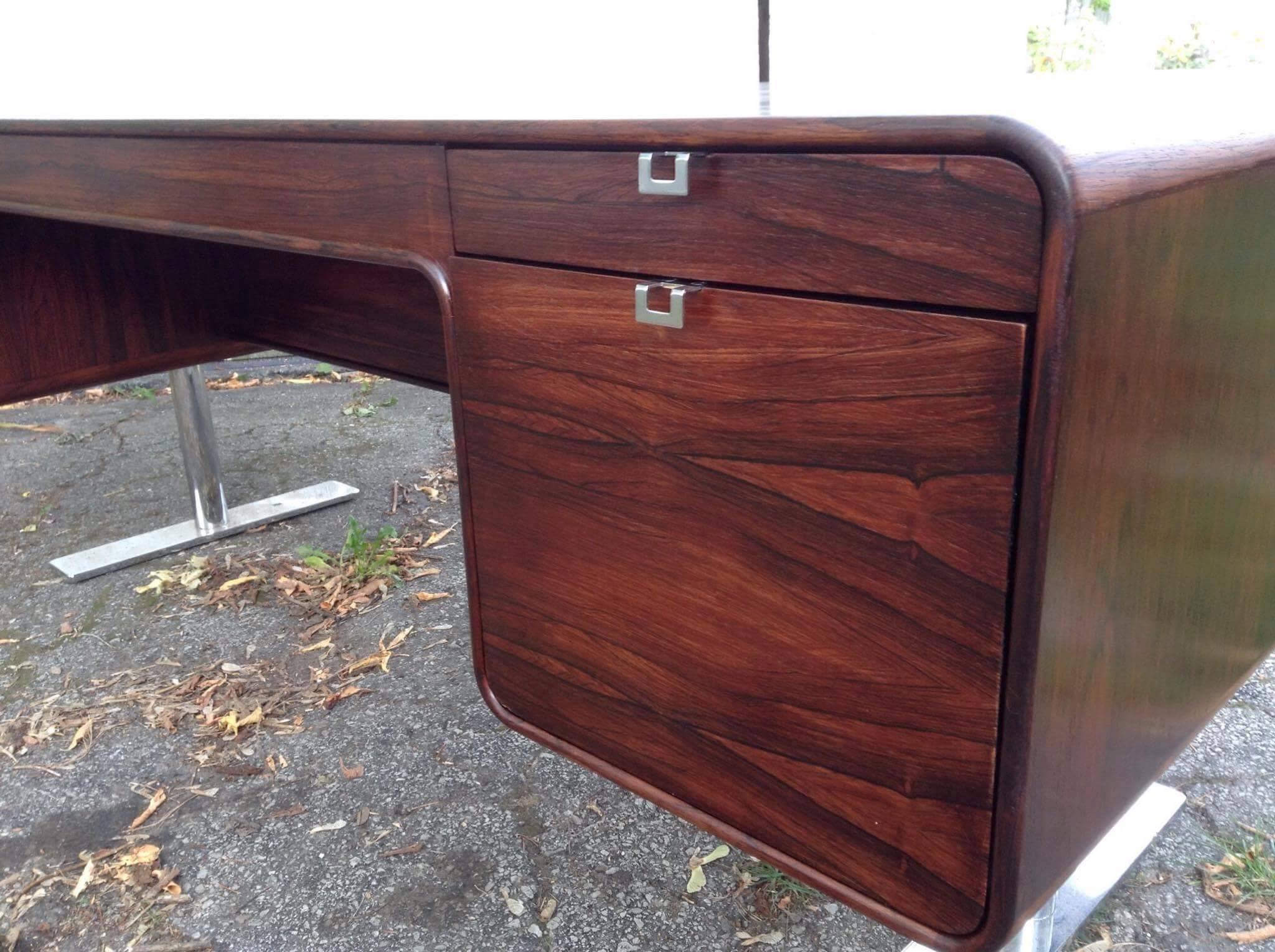 leif jacobsen desk