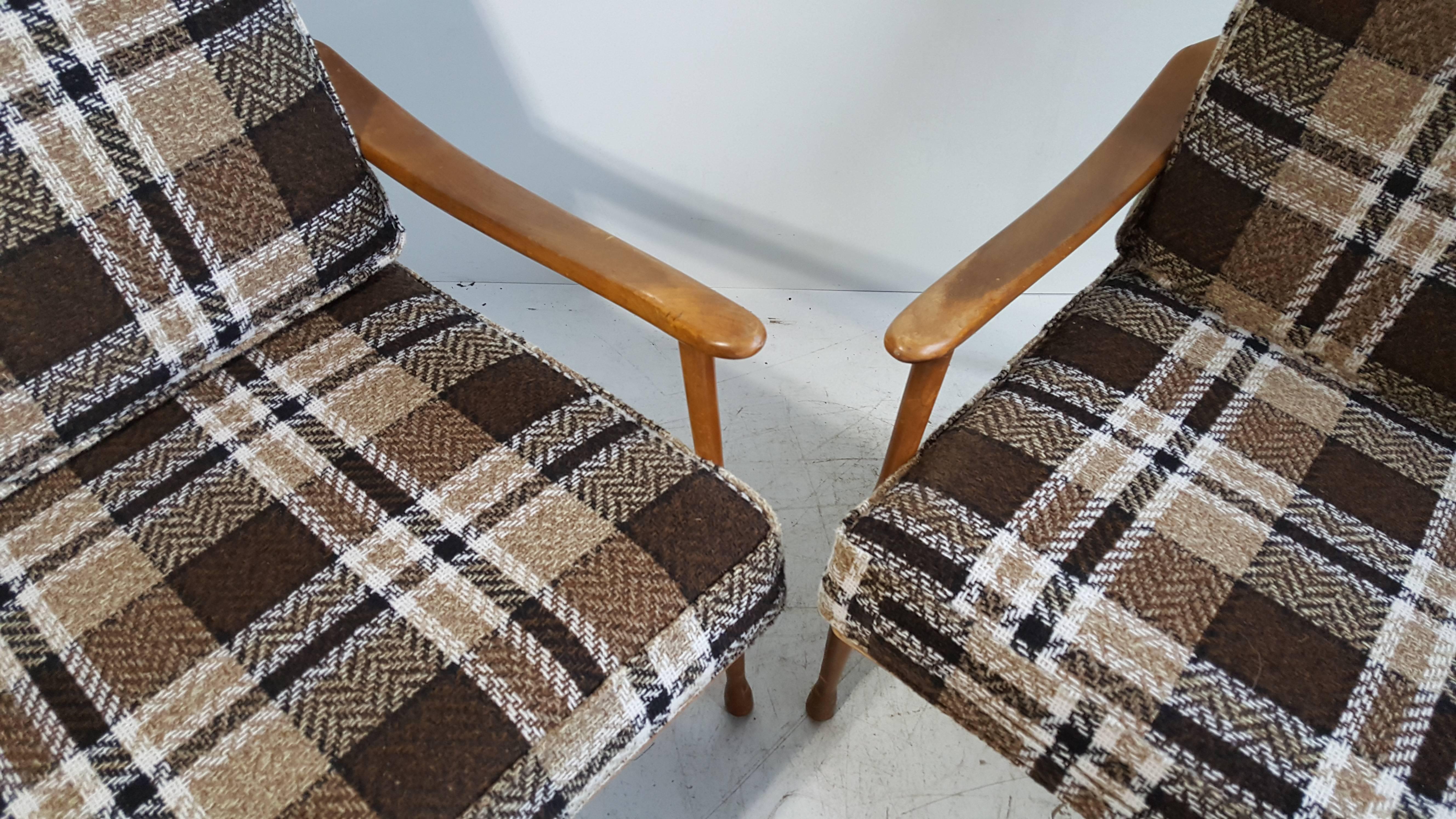 Pair of Italian Modernist Lounge Chairs In Good Condition In Buffalo, NY