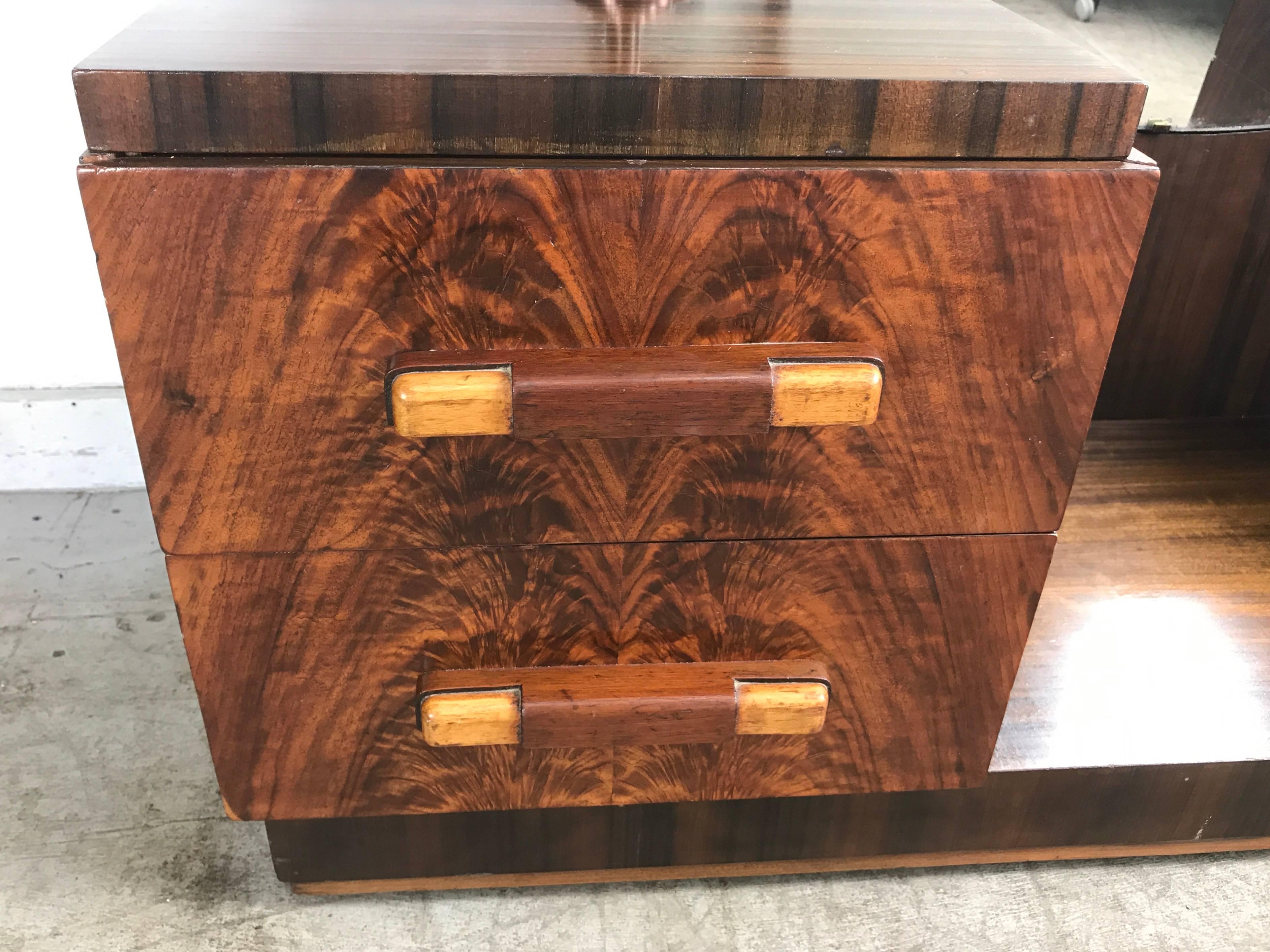 art deco dressing table