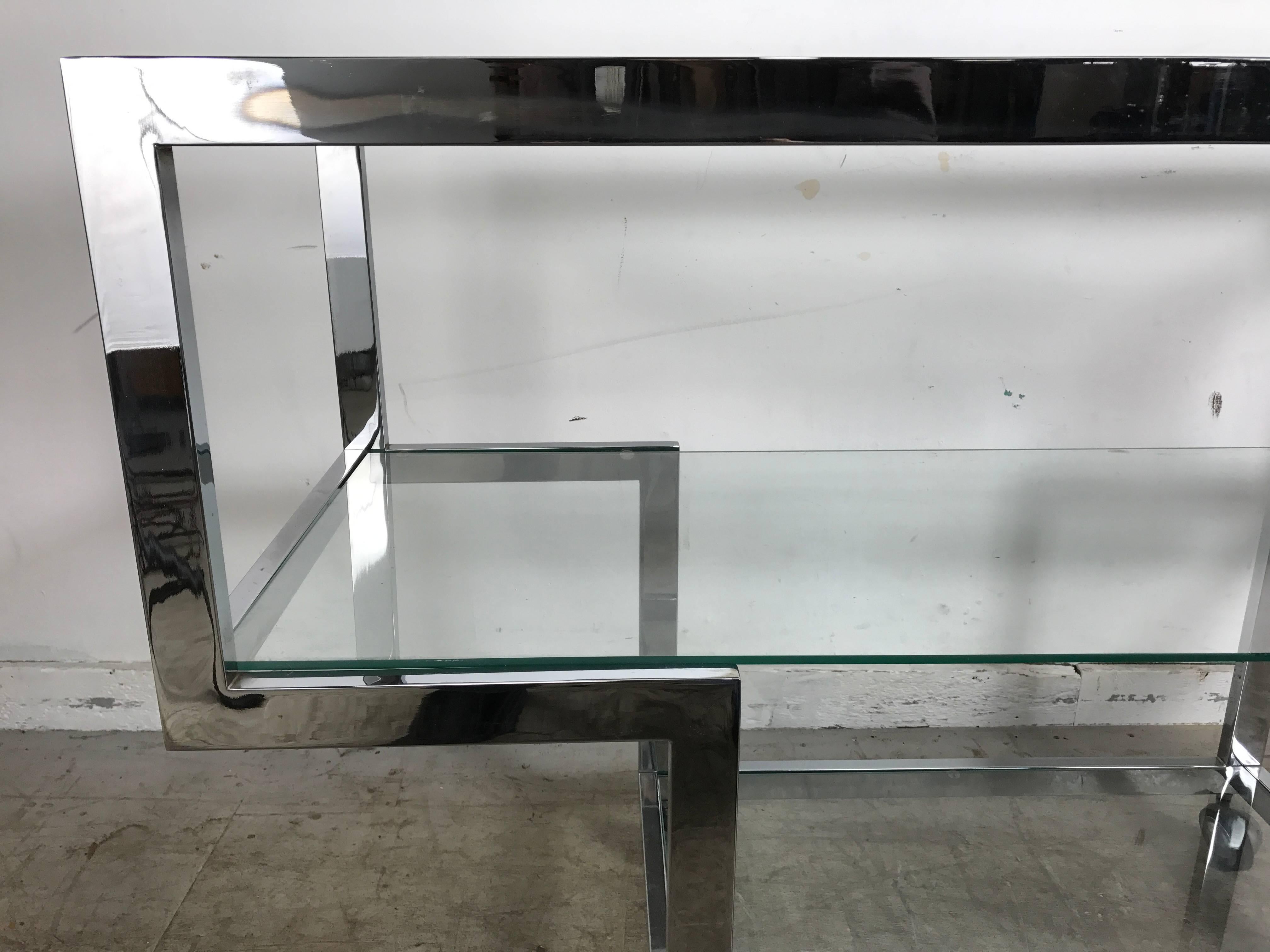 Modernist Chrome and Glass Serving Cart, Bar /Console, Milo Baughman In Good Condition In Buffalo, NY