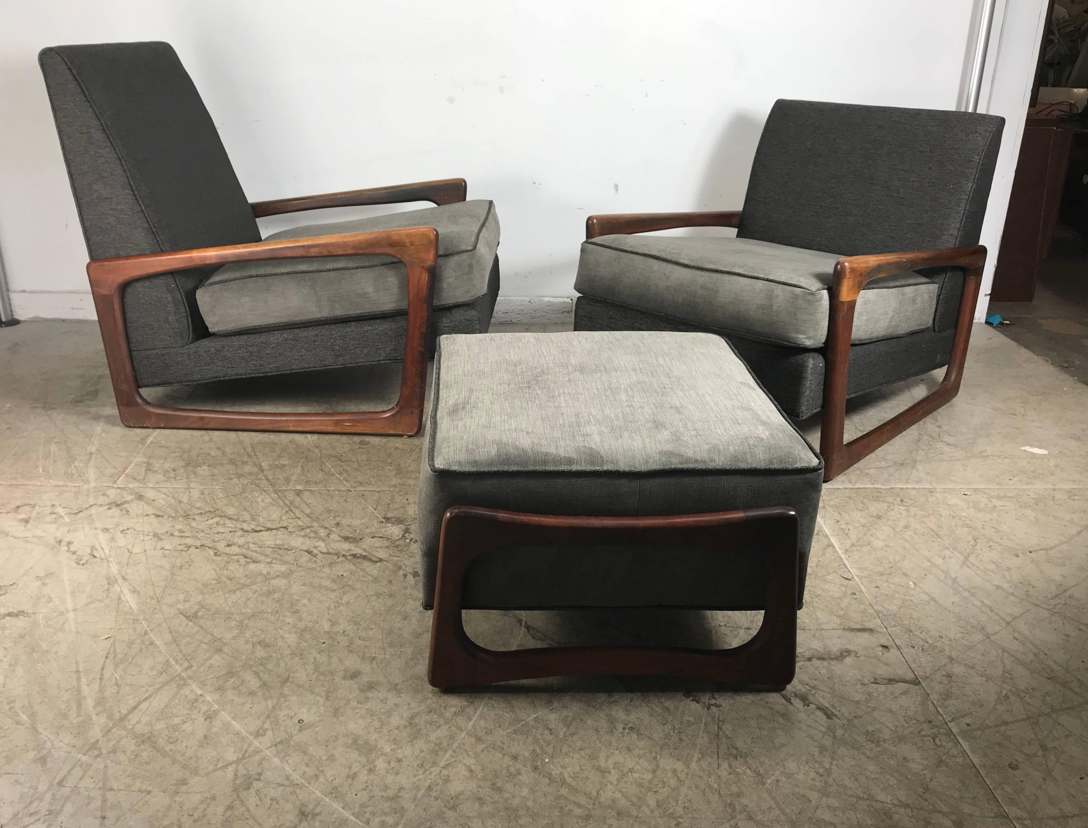 Stunning Classic Modernist Sculptural Lounge Chairs and Ottoman Adrian Pearsall In Good Condition In Buffalo, NY