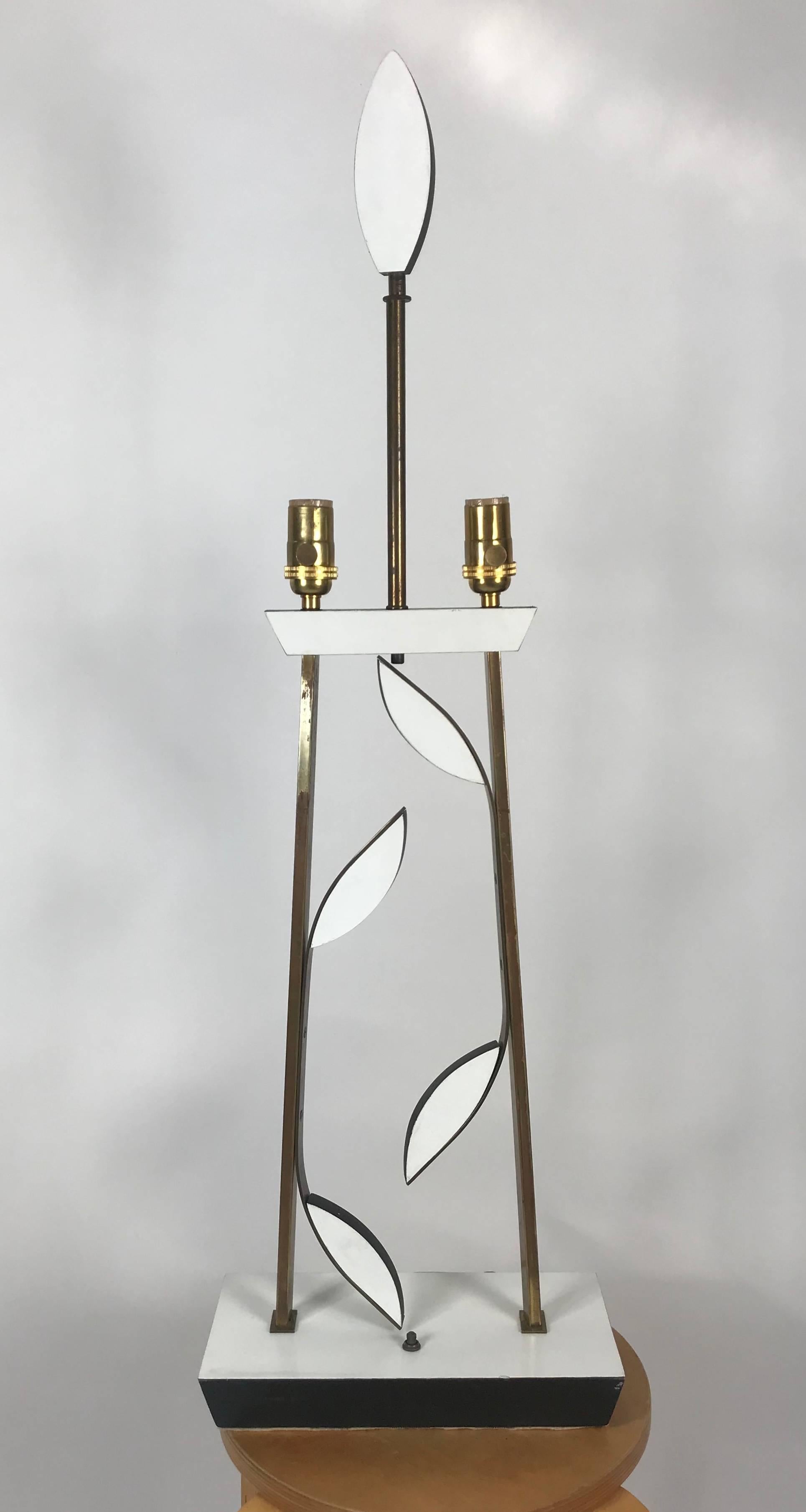 Unusual Mid-Century Modern Brass and Lacquer Table Lamp, Heifetz For Sale 1