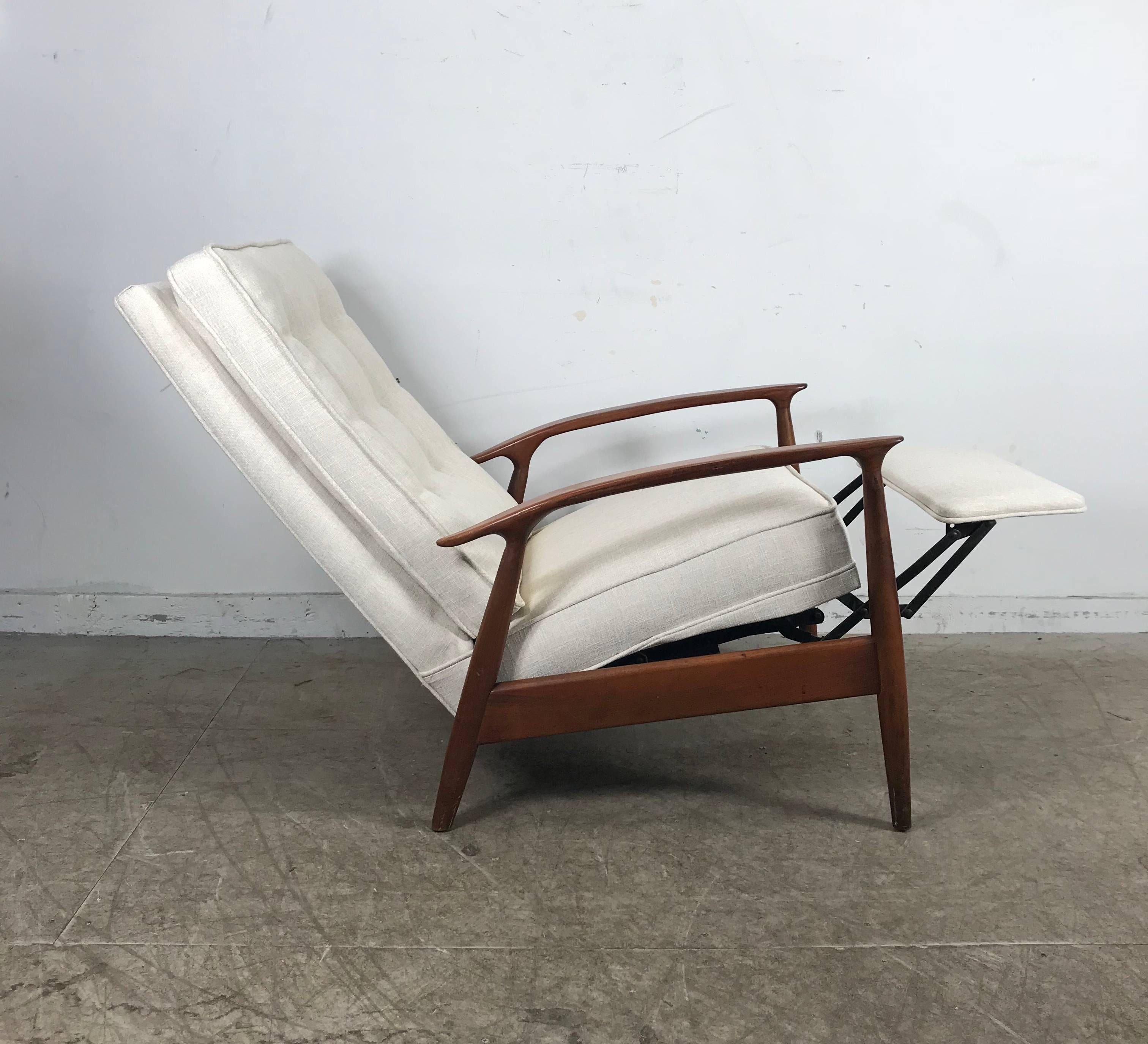 American Classic Modernist Reclining Lounge Chair by Milo Baughman