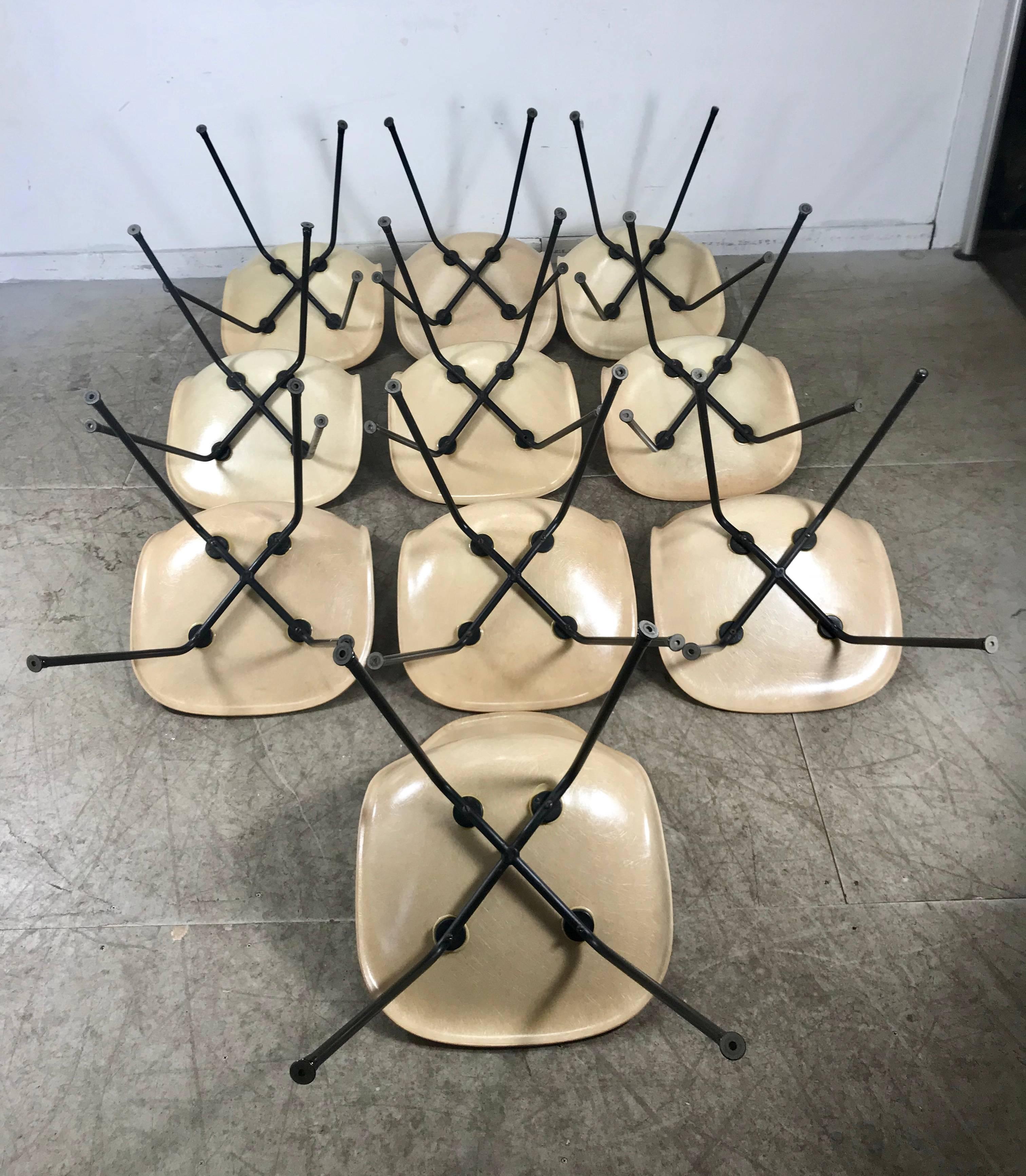 Rare 1st year production Eames Fiberglass Side Shell Chairs, Set of Ten, X-Base In Good Condition In Buffalo, NY
