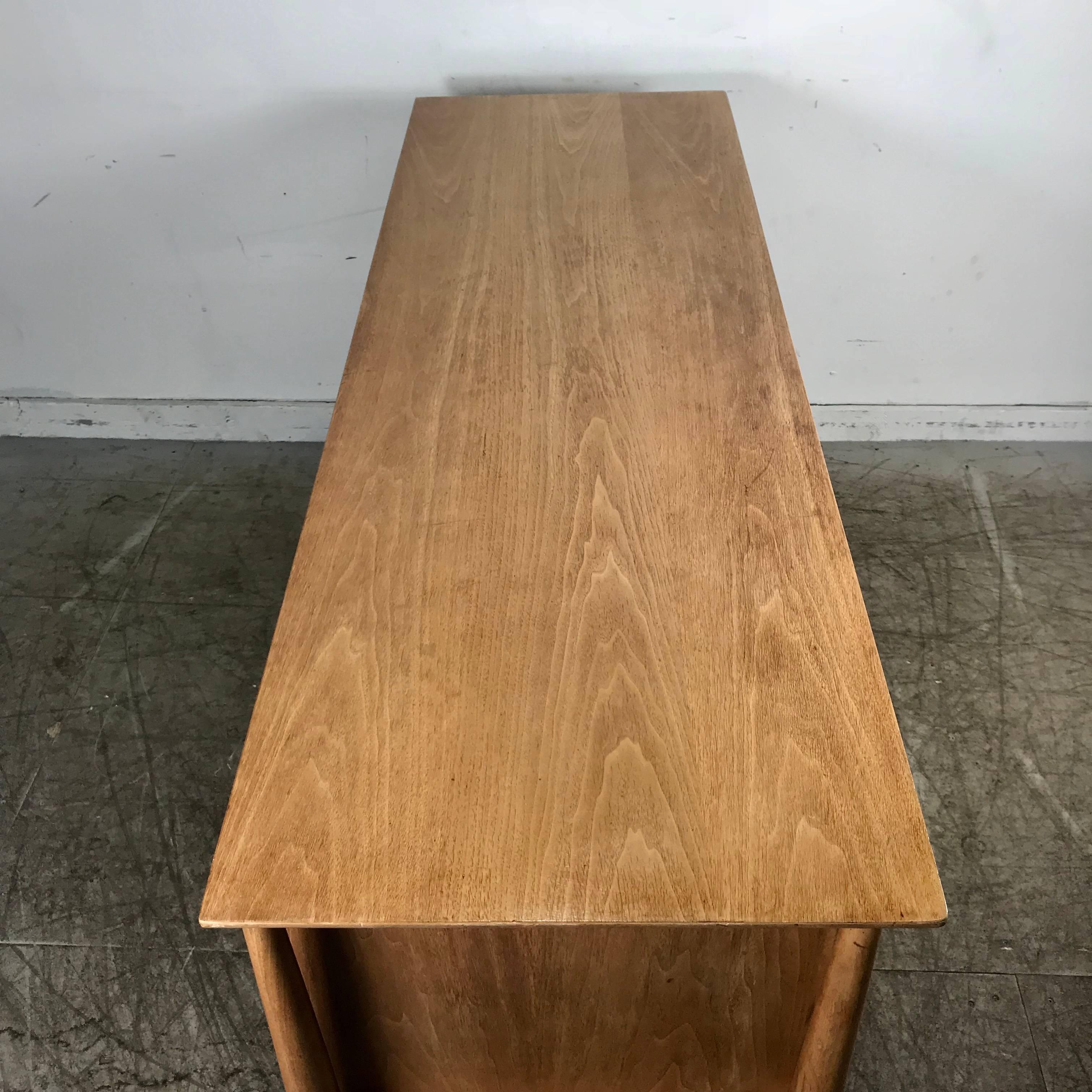 Modernist Cerused Oak Eight-Drawer Dresser by Leopold Furniture 2