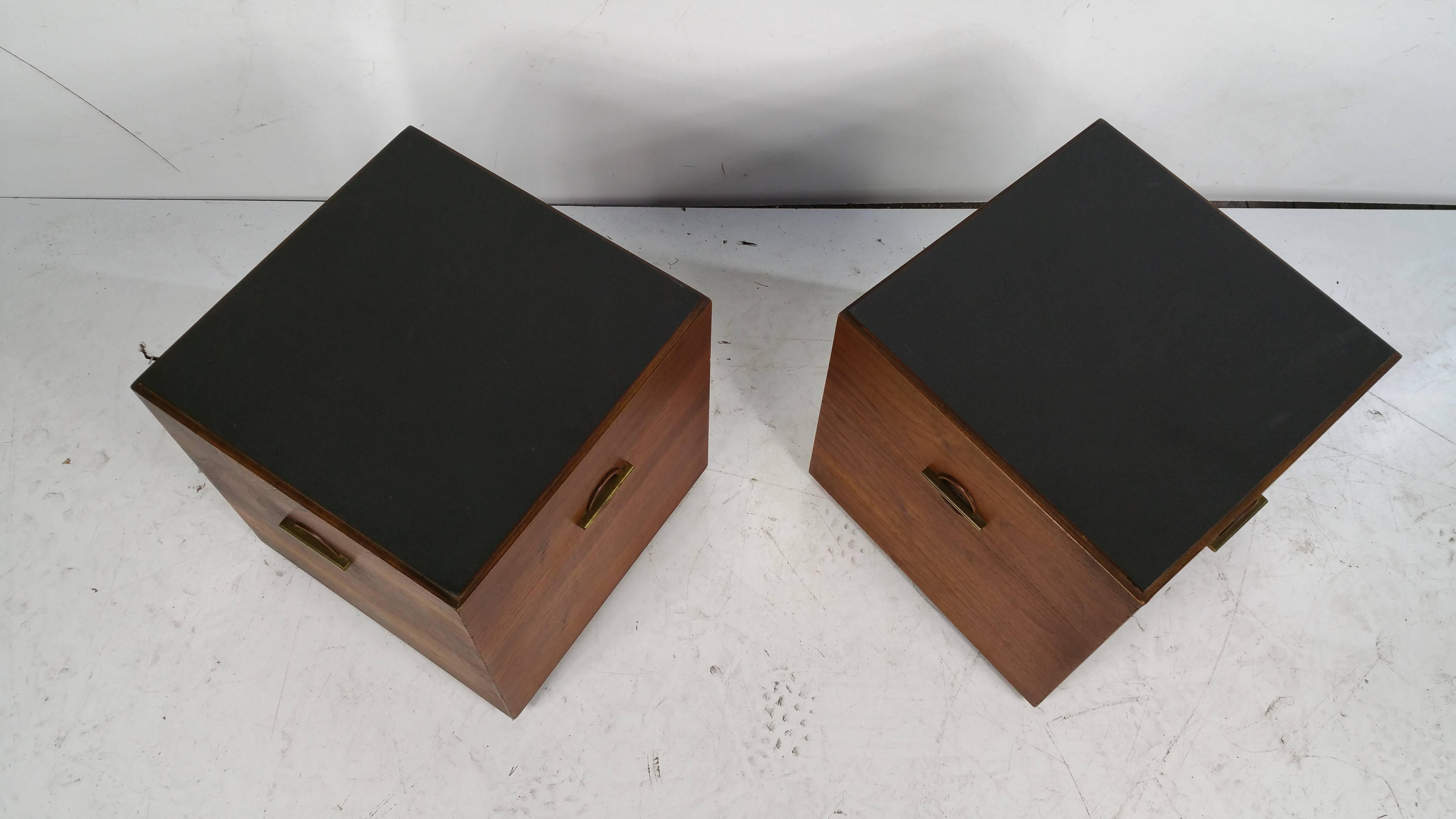 Mid-Century Modern Midcentury Minimalist Cube Tables or Stands in Walnut and Brass by Lane For Sale
