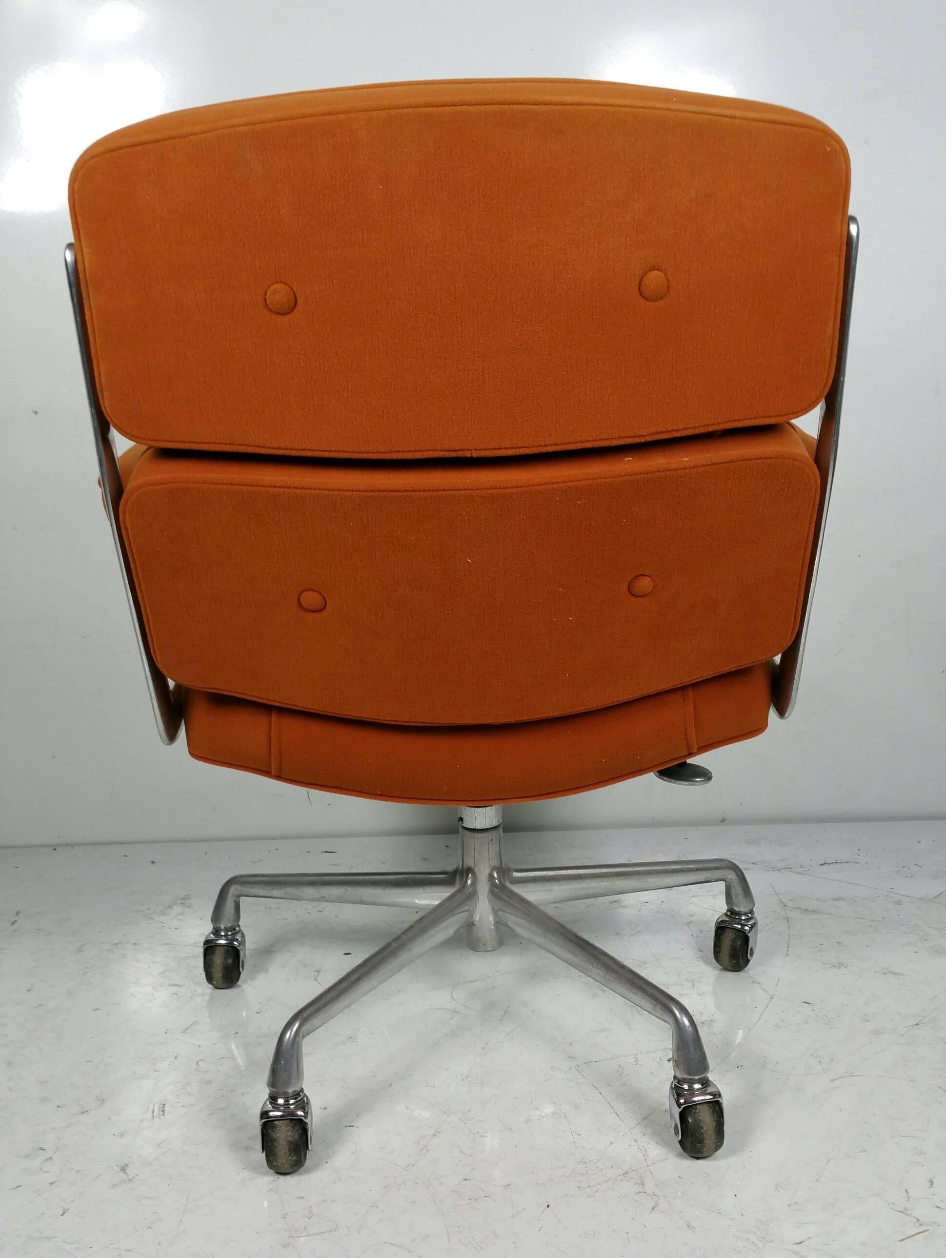 Mid-Century Modern Charles and Ray Eames Time Life Chair, Herman Miller