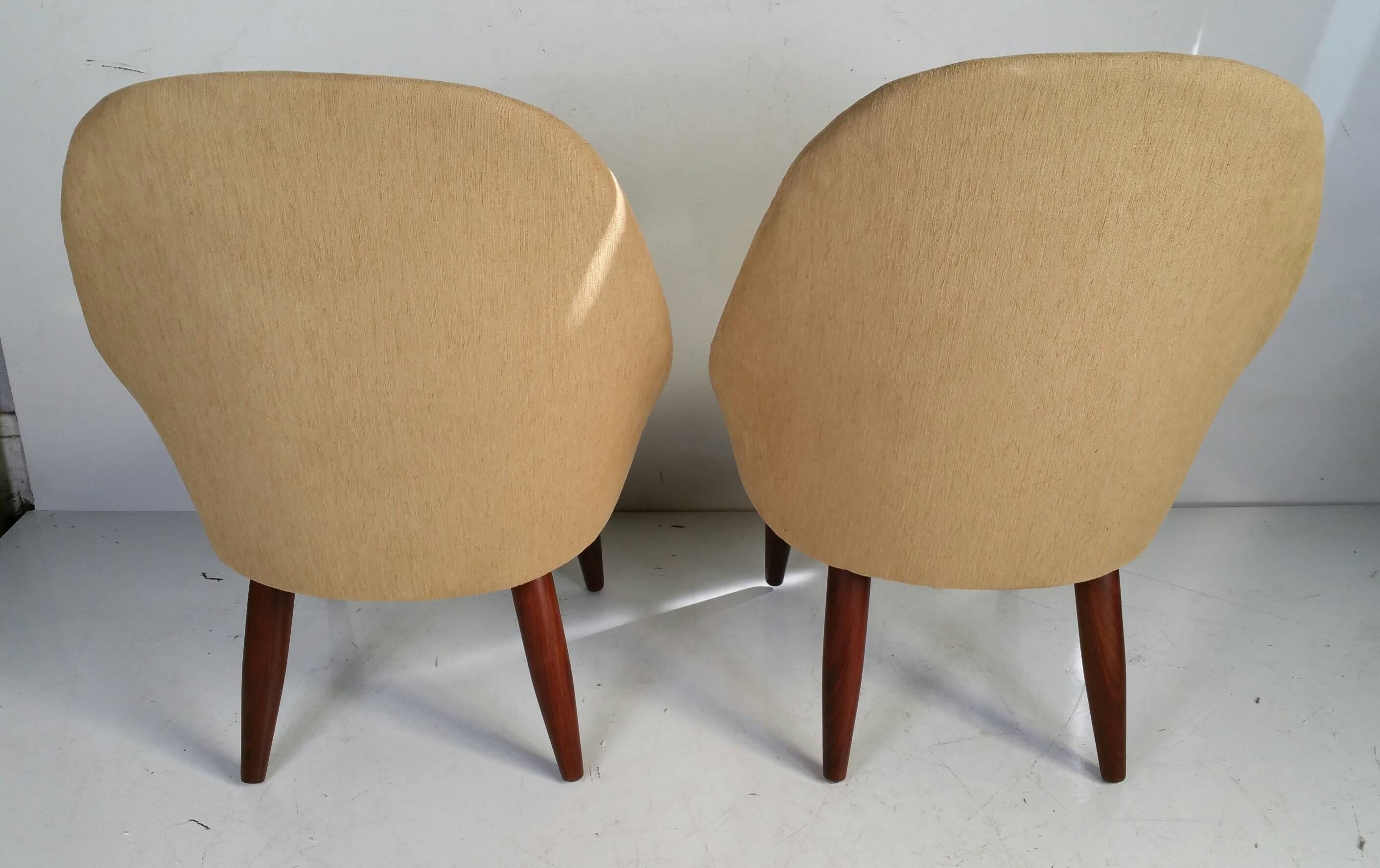 20th Century Pair of Danish Slipper Chairs by Ejvind Johansson
