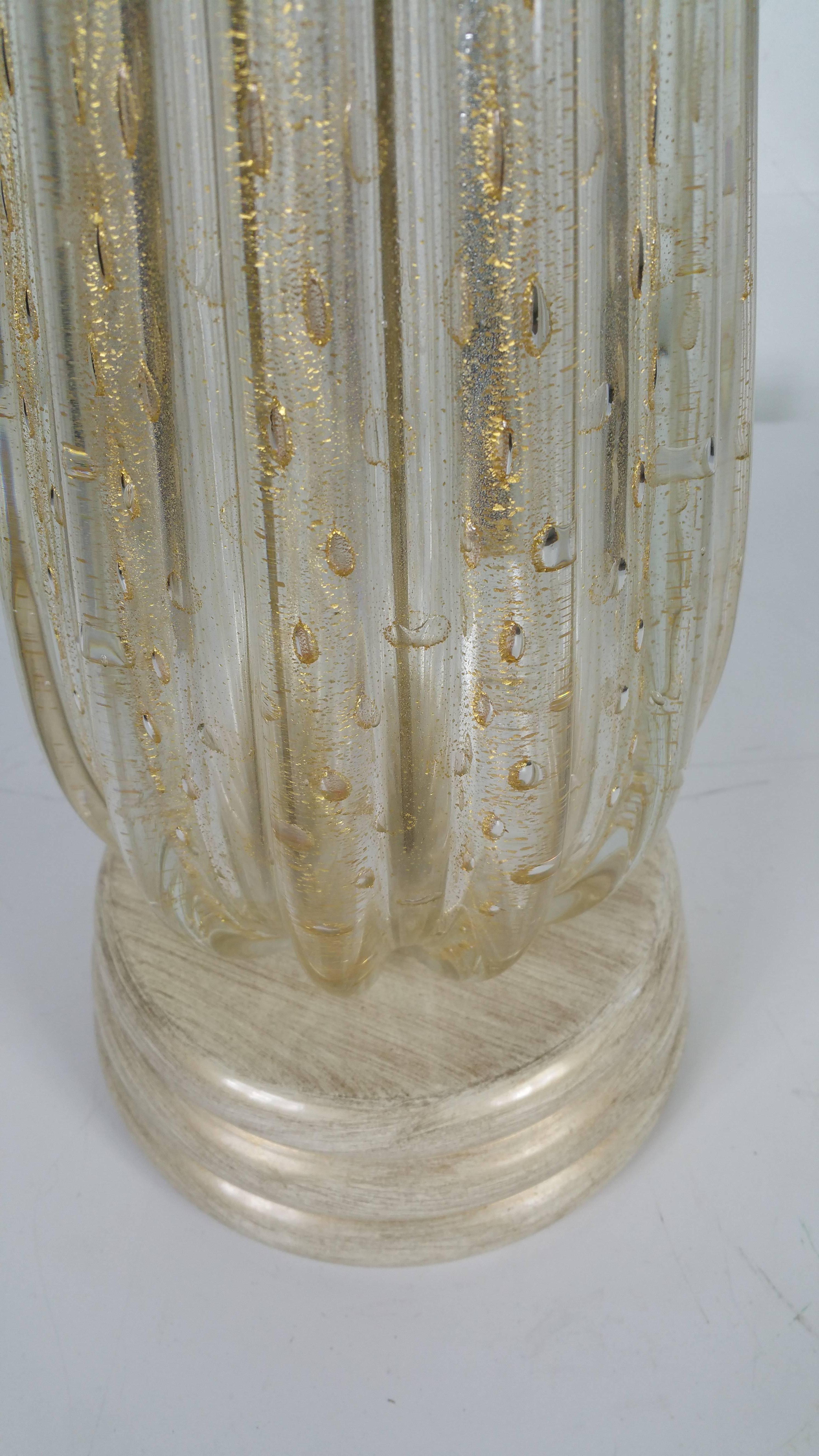 20ième siècle Lampe moderne à cannelures de Murano de style Barovier&Toso en vente