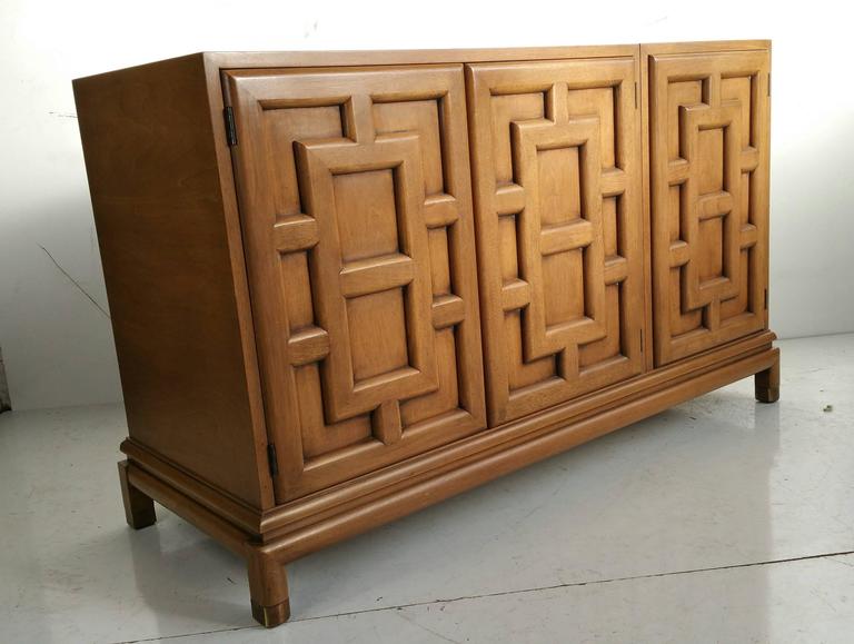 Asian Modern Three-Door Cabinet by Renzo Rutili, 1960s  For Sale 1