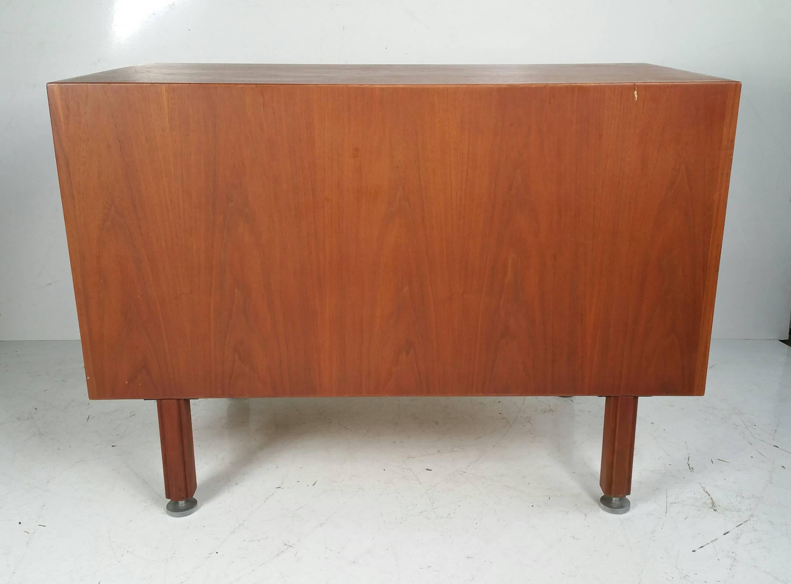 jens risom credenza