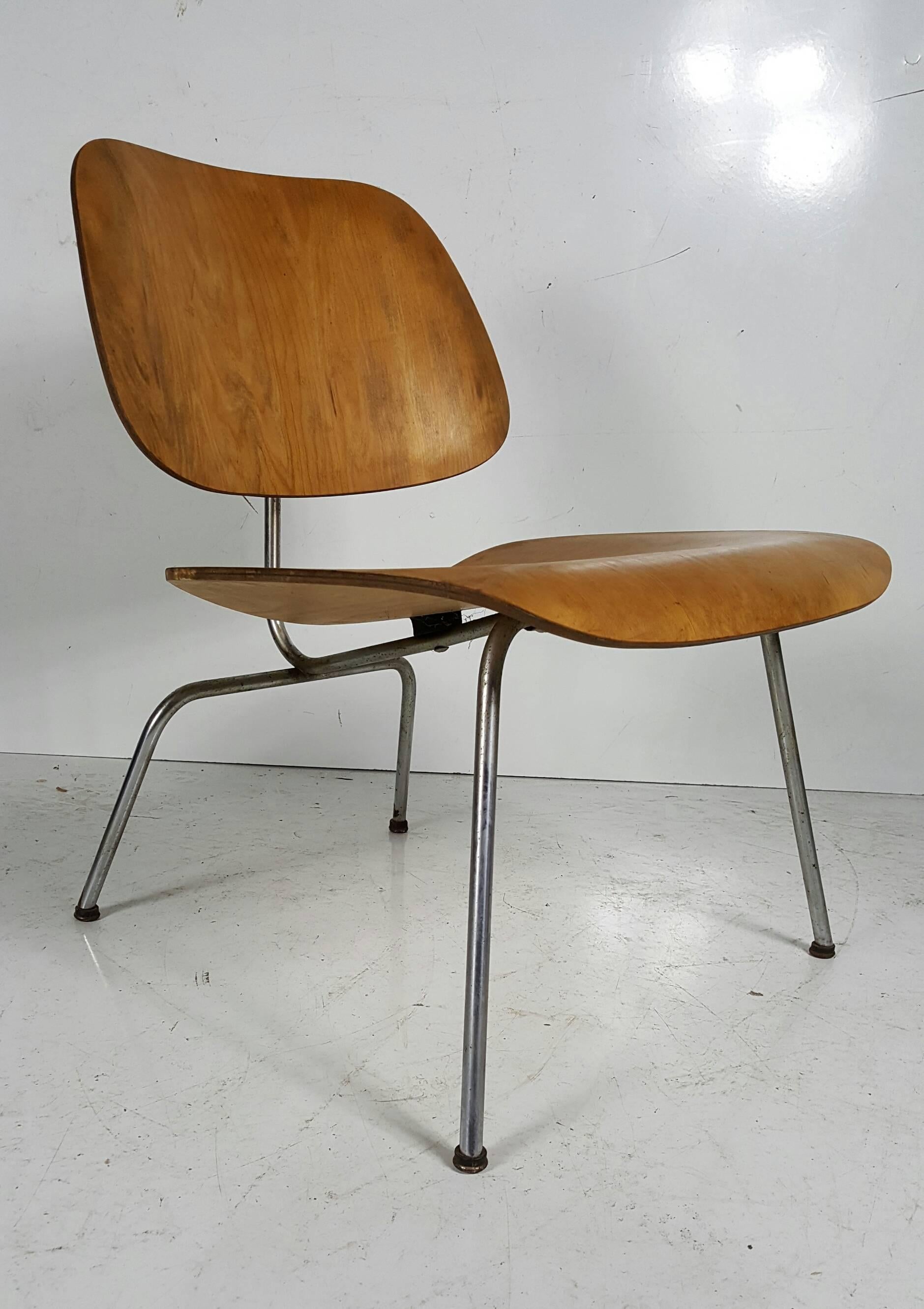 Early Charles and Ray Eames LCM or Lounge Chair Metal In Good Condition In Buffalo, NY