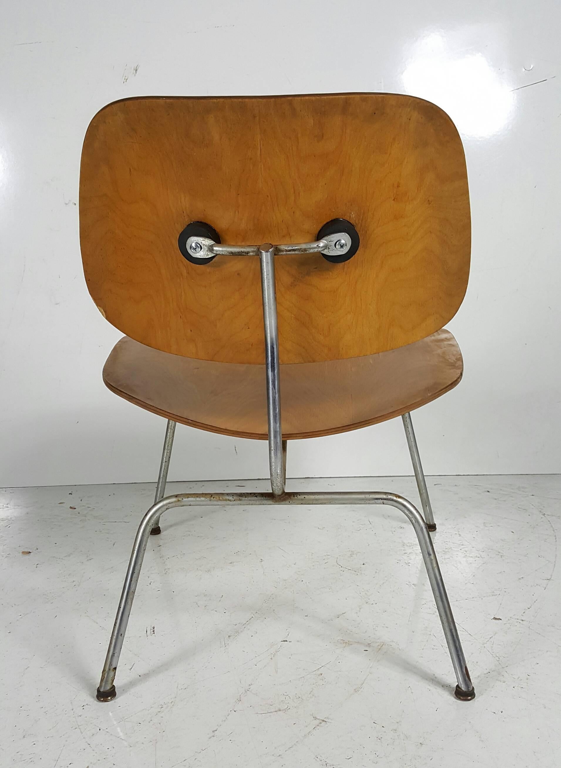 Early Charles and Ray Eames LCM or Lounge Chair Metal 1