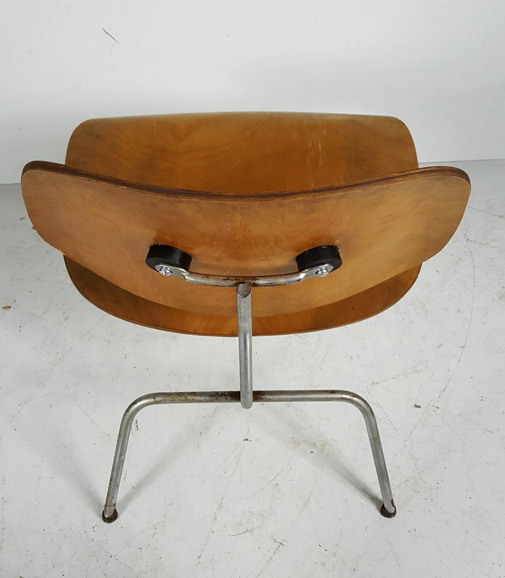 Mid-Century Modern Early Charles and Ray Eames LCM or Lounge Chair Metal